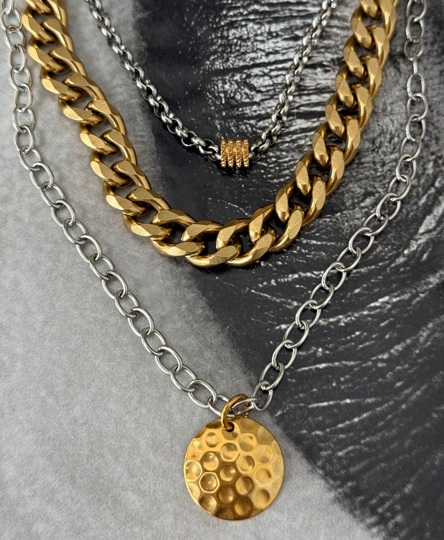 TRIPLE IMPACT NECKLACE