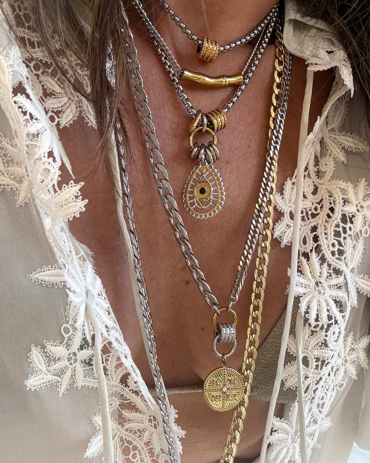 DOUBLE TONE EYE NECKLACE