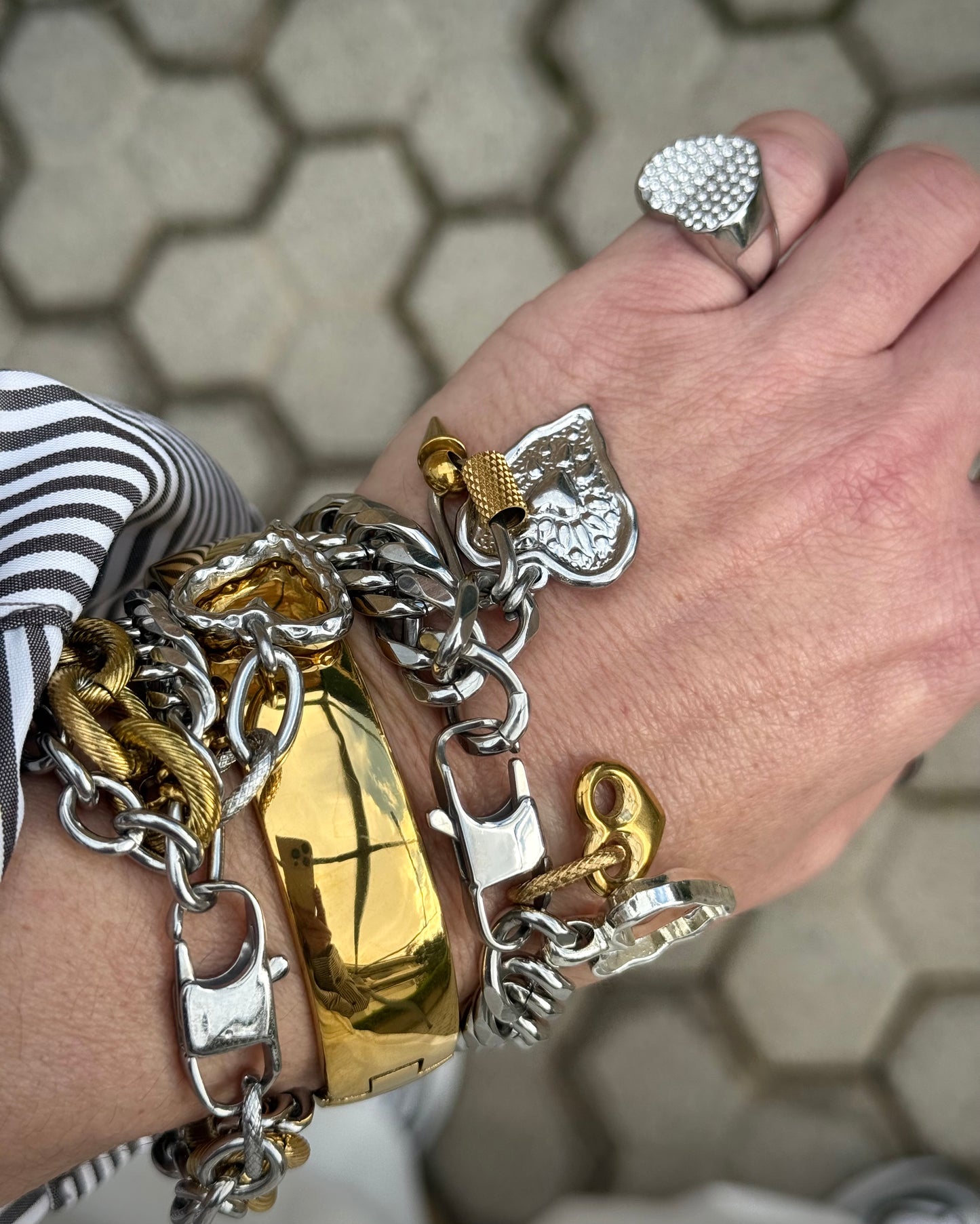 BOLD HEART LAYERS BRACELET