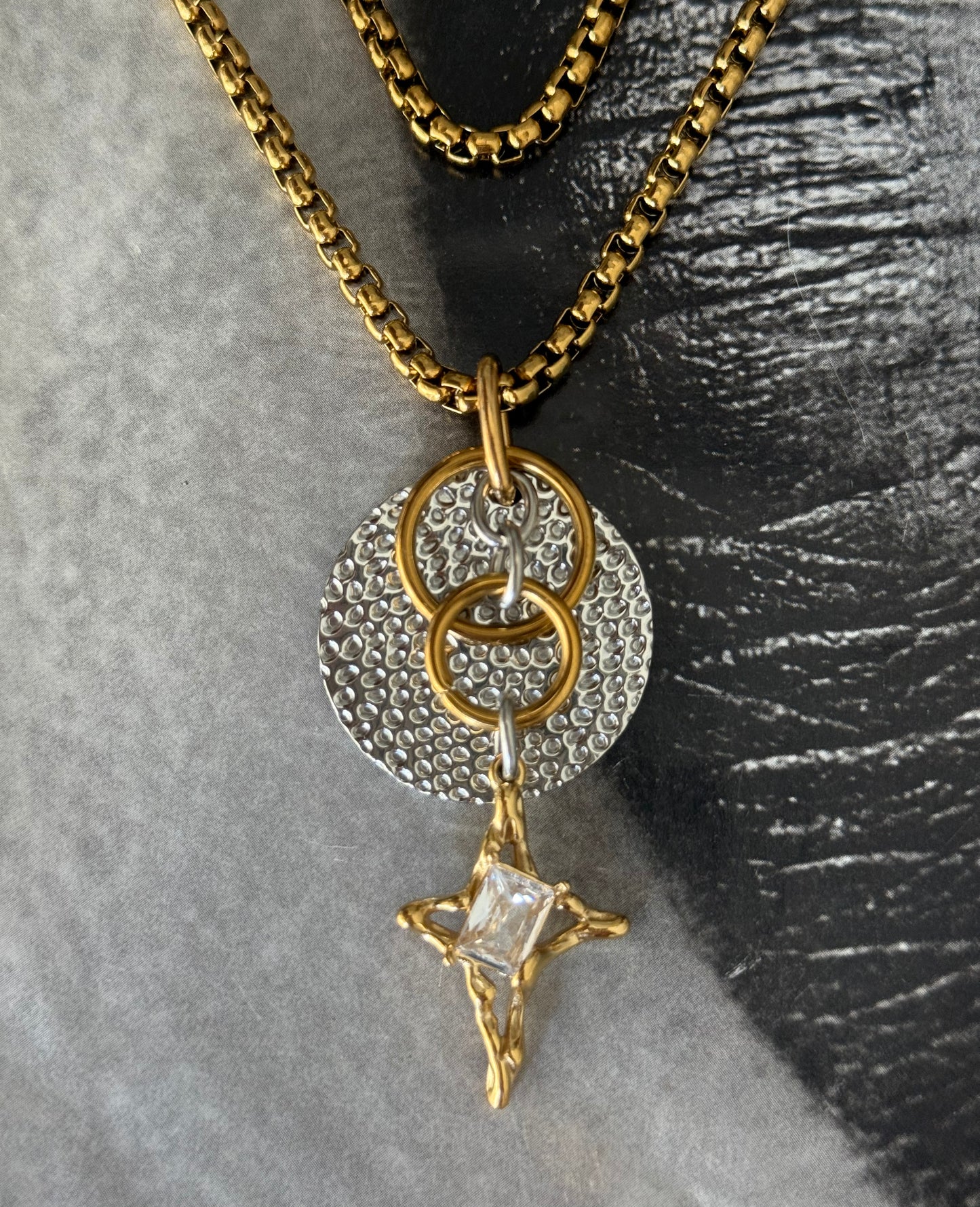 LUMINA NECKLACE
