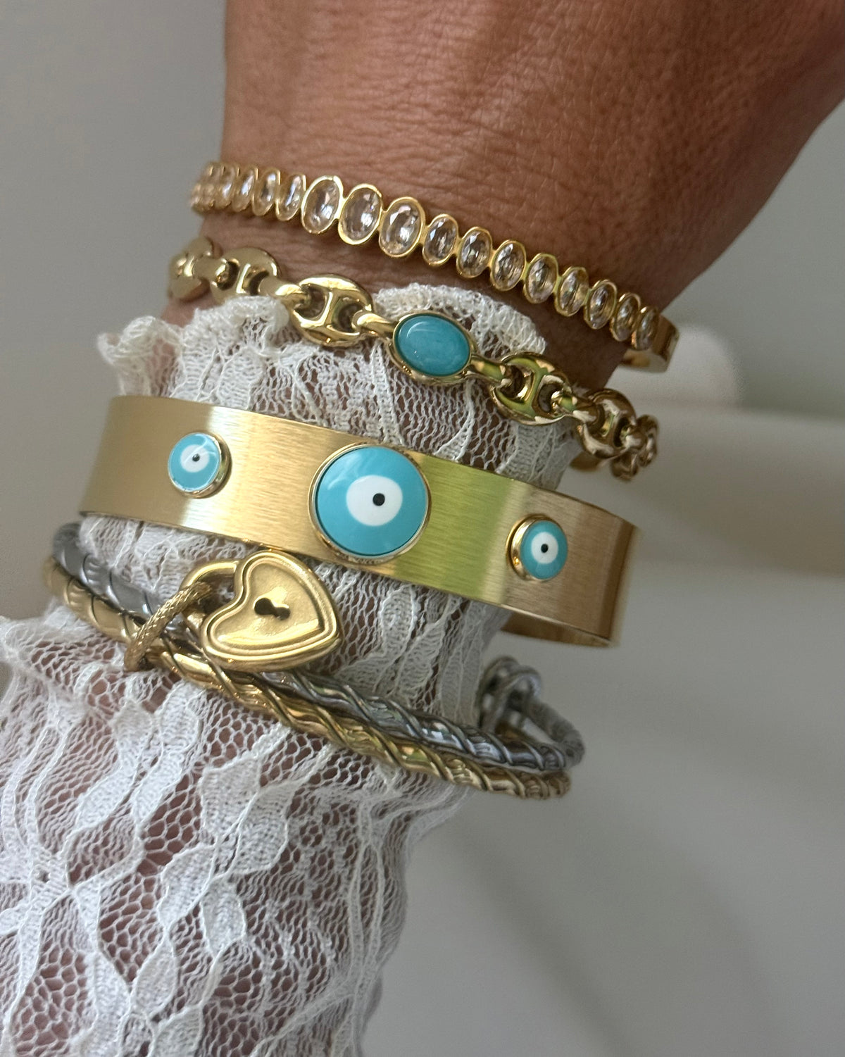 TURQUOISE EYE CUFF