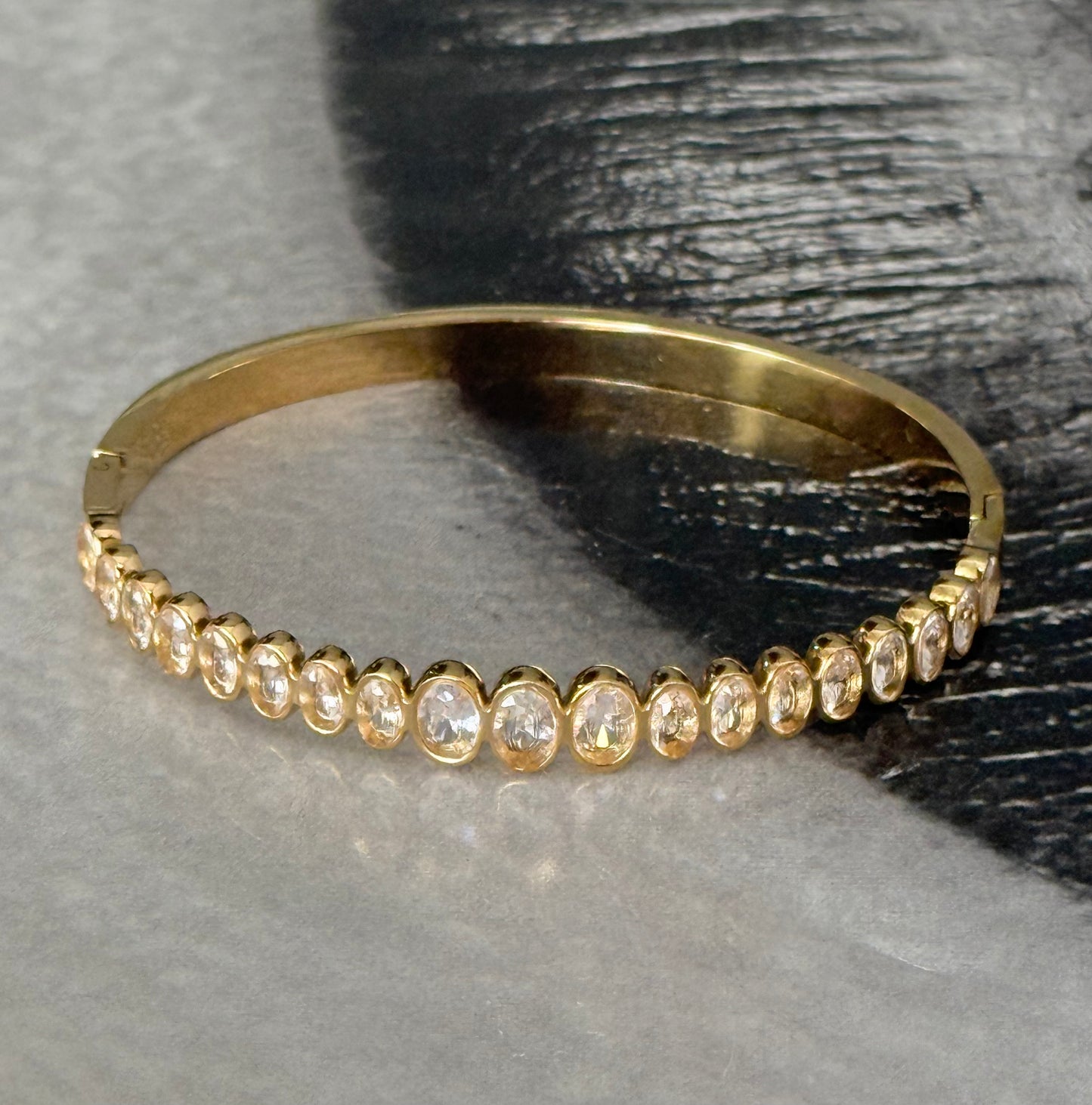 CRYSTAL LINE BANGLE