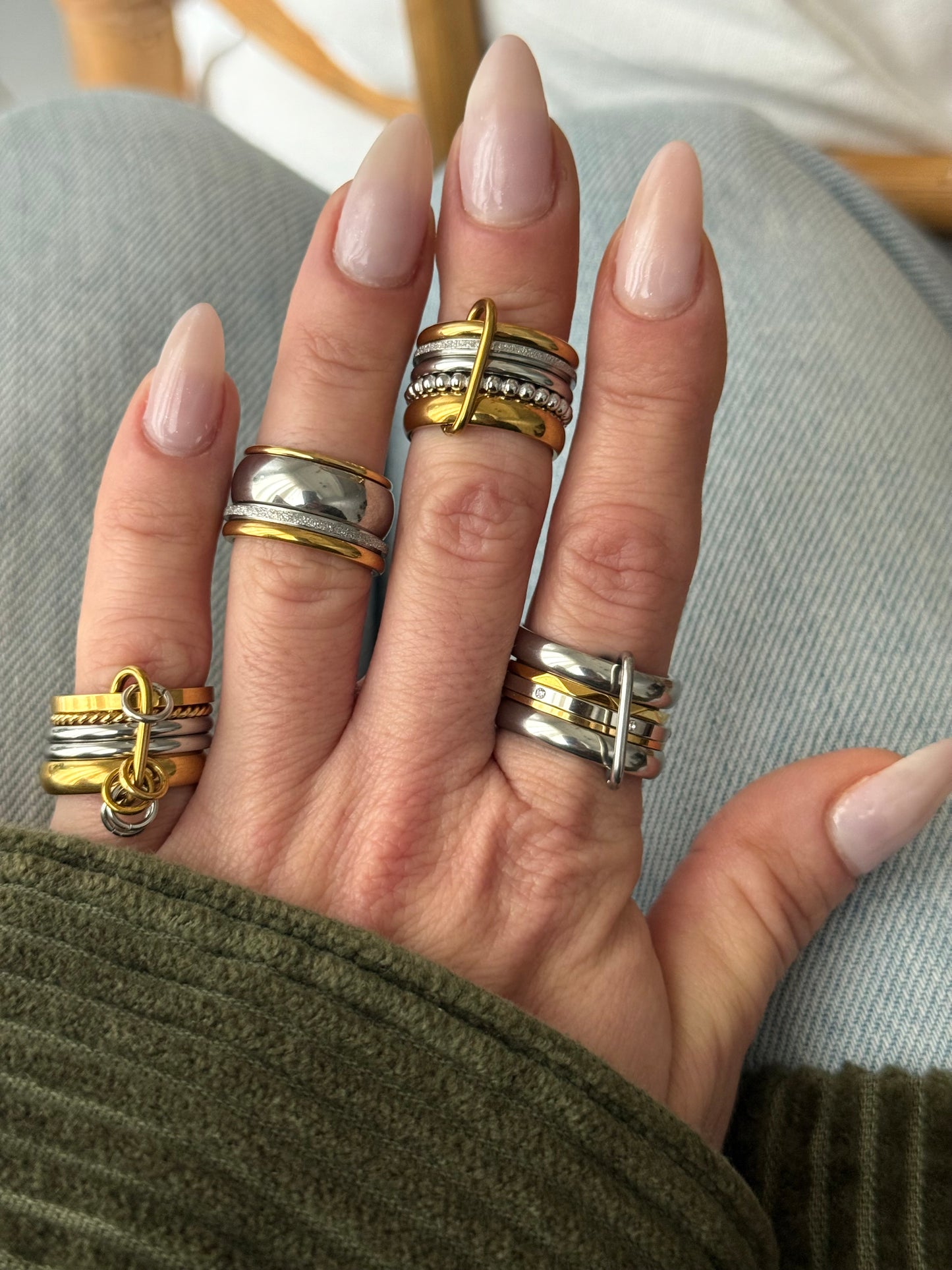 CHEVALIER MINIMAL RING (Size 6)