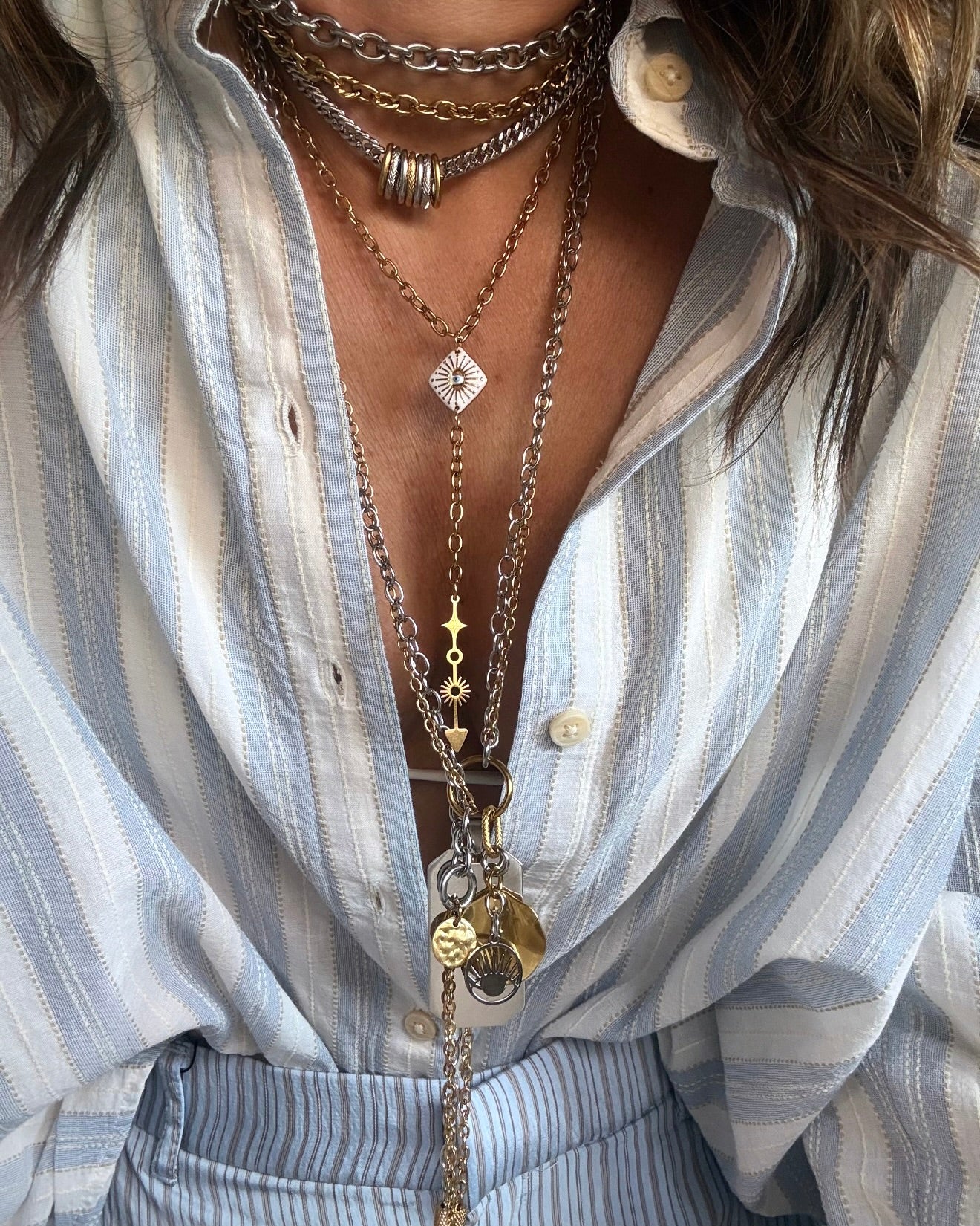 CHAIN SHIFT CHOKER BRACELET