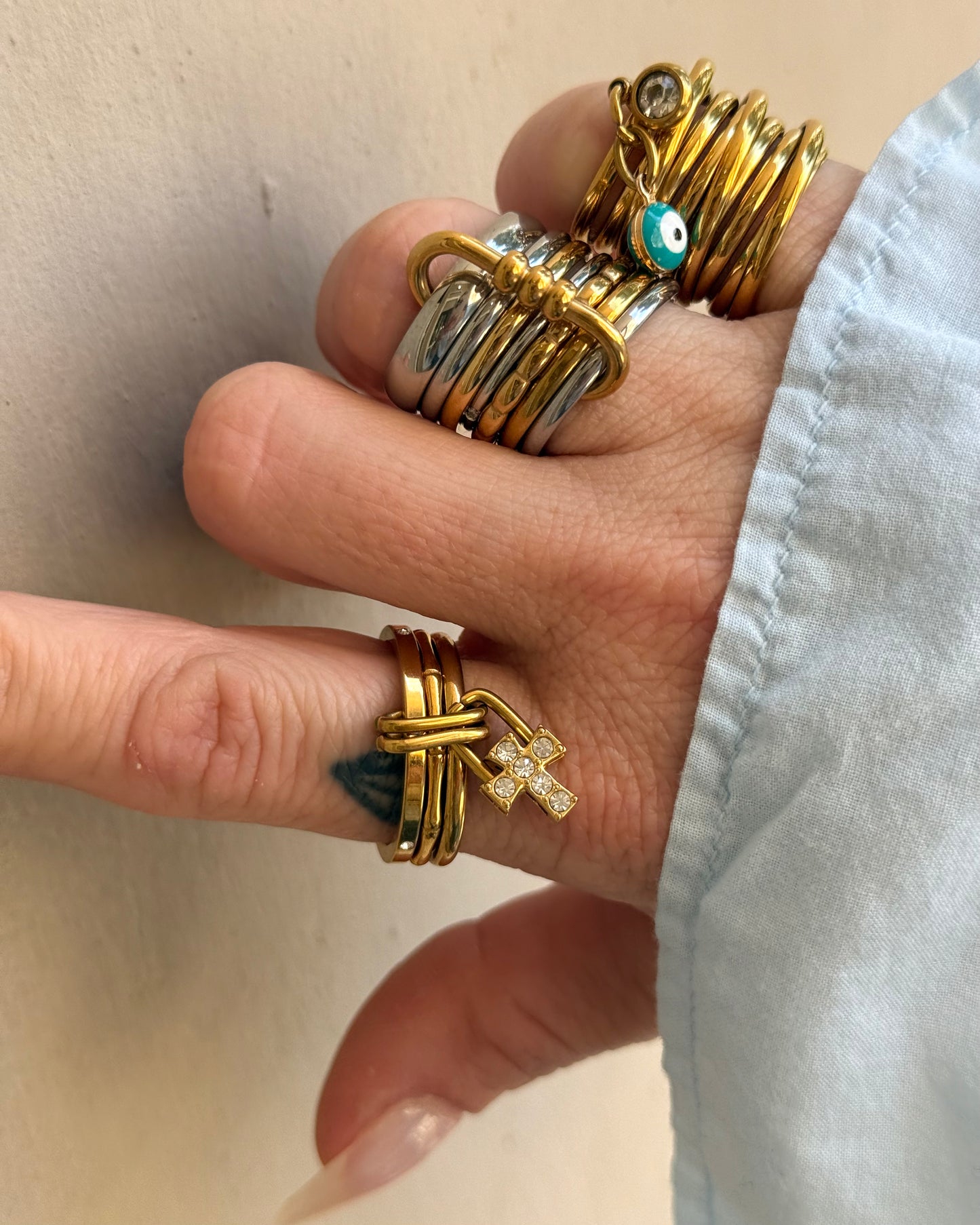 CHEVALIER SPIRAL CHARM RING (SIZE 6 )