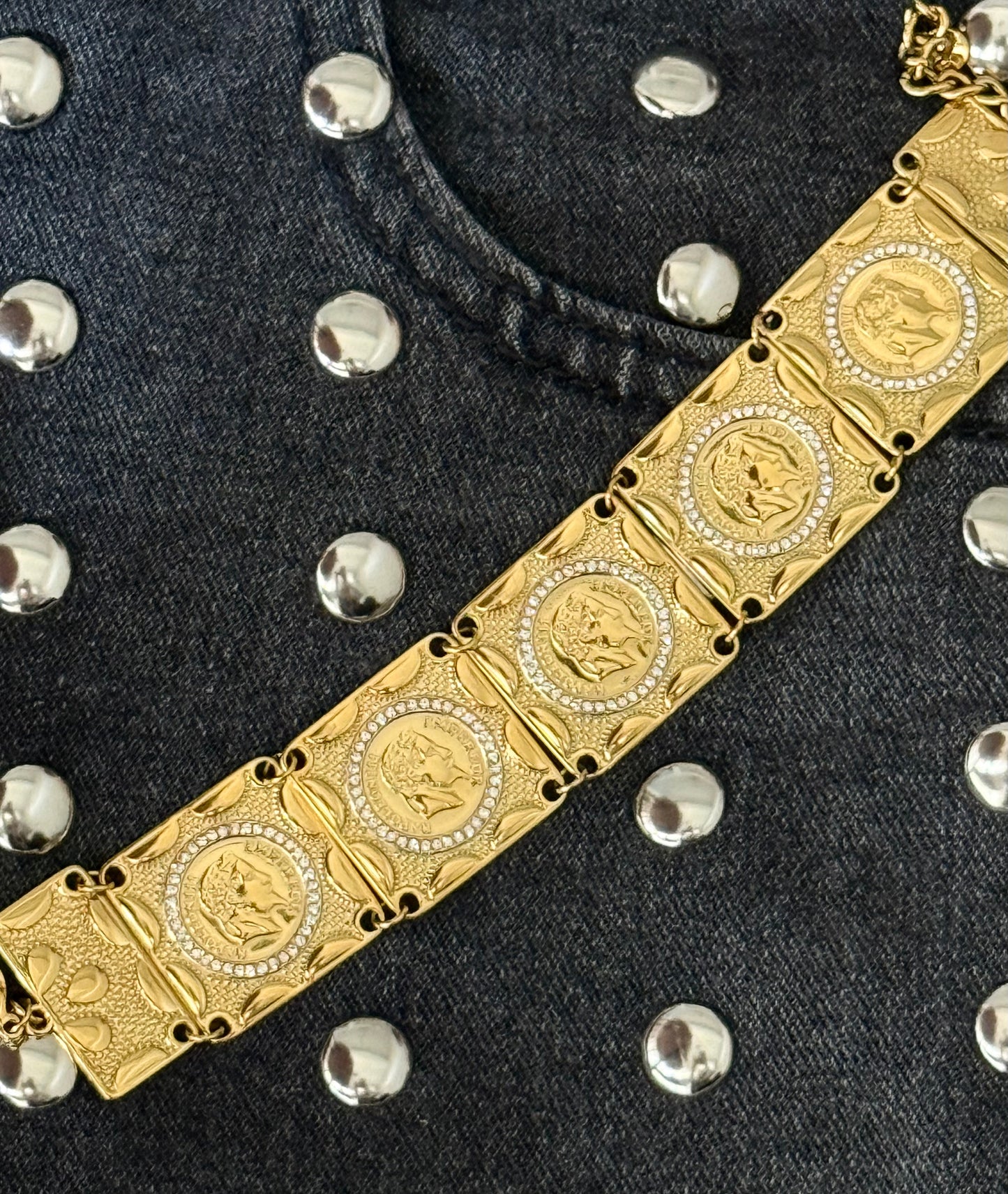 MEDALLION BRACELET