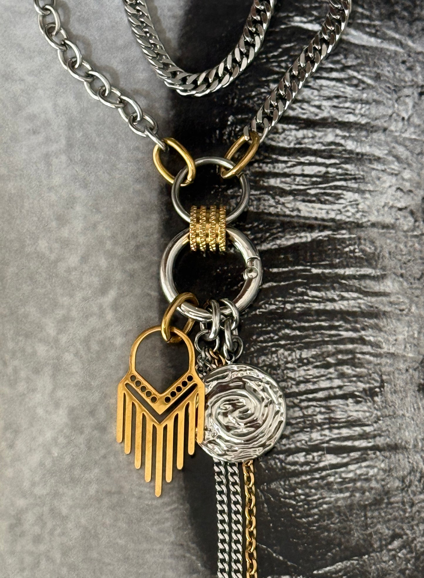CLICK & TRANSFORM NECKLACE