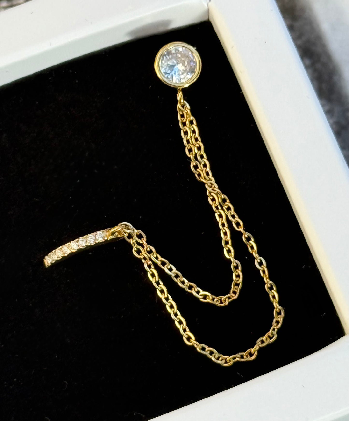 DOUBLE CHAIN GLOW - ONE PIECE EARRING