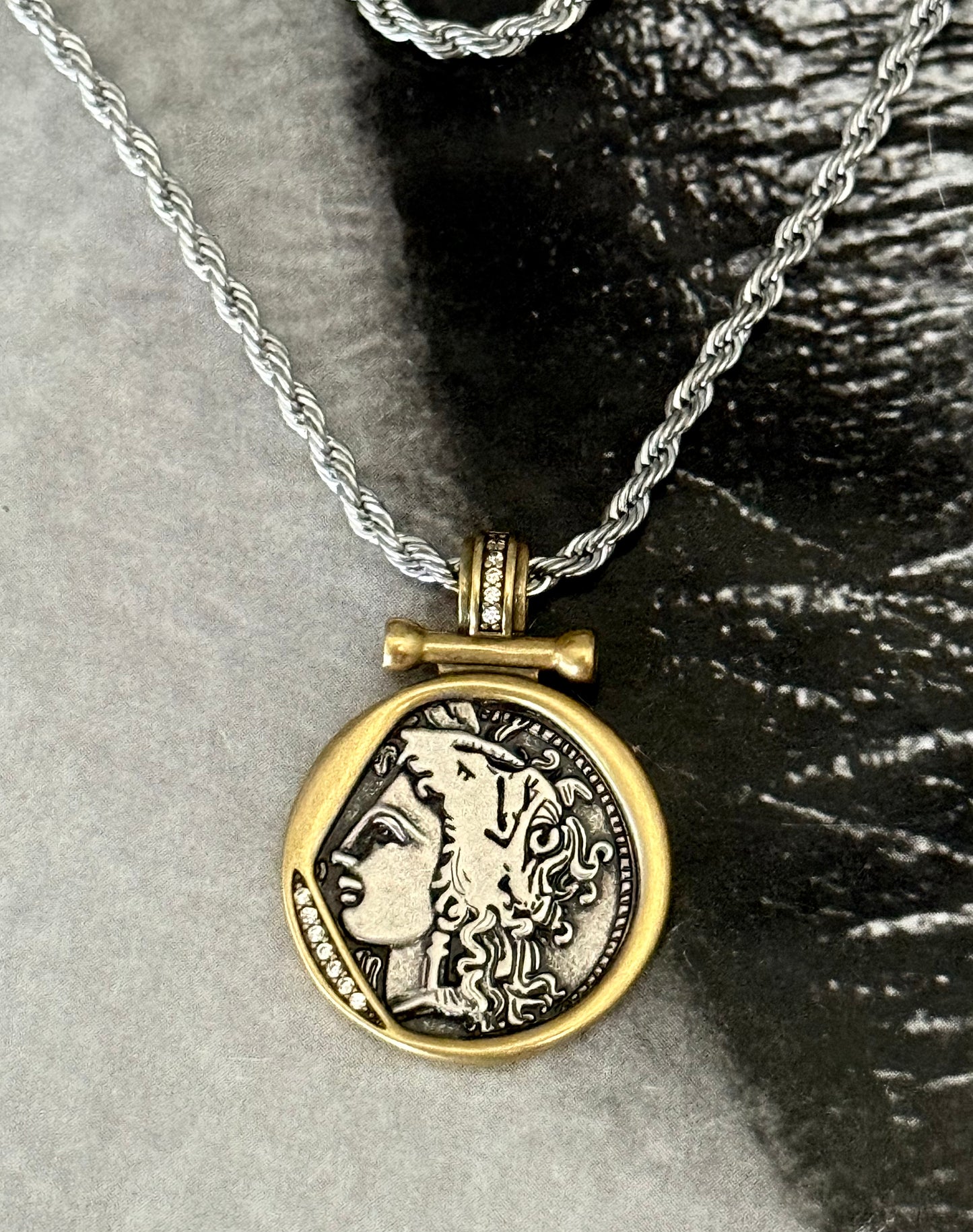 VINTAGE TWIST NECKLACE