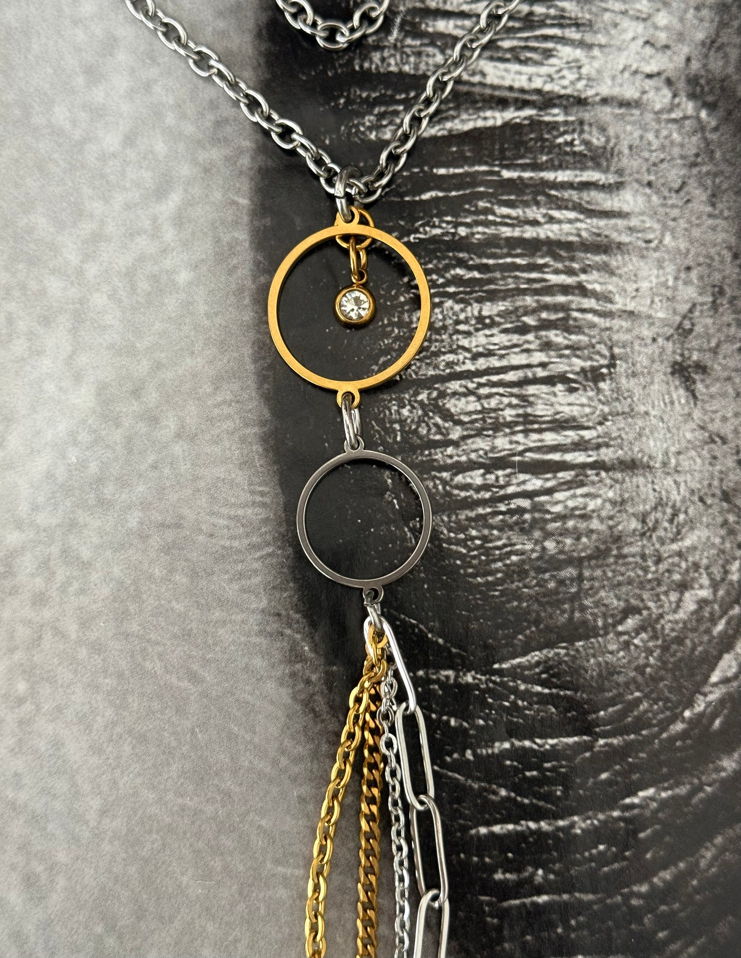 ELEGANT DROP NECKLACE