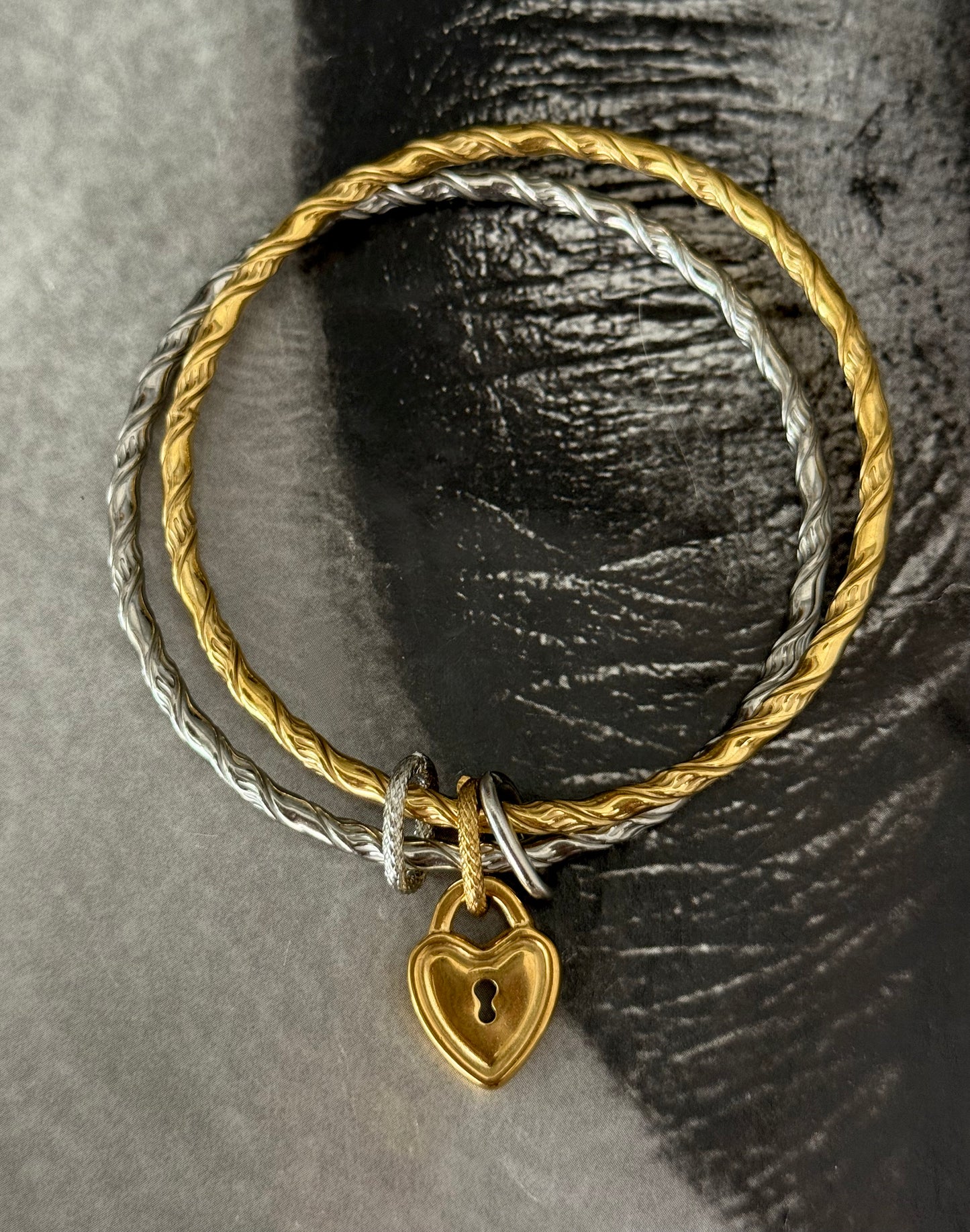 LOCKED HEART BANGLE