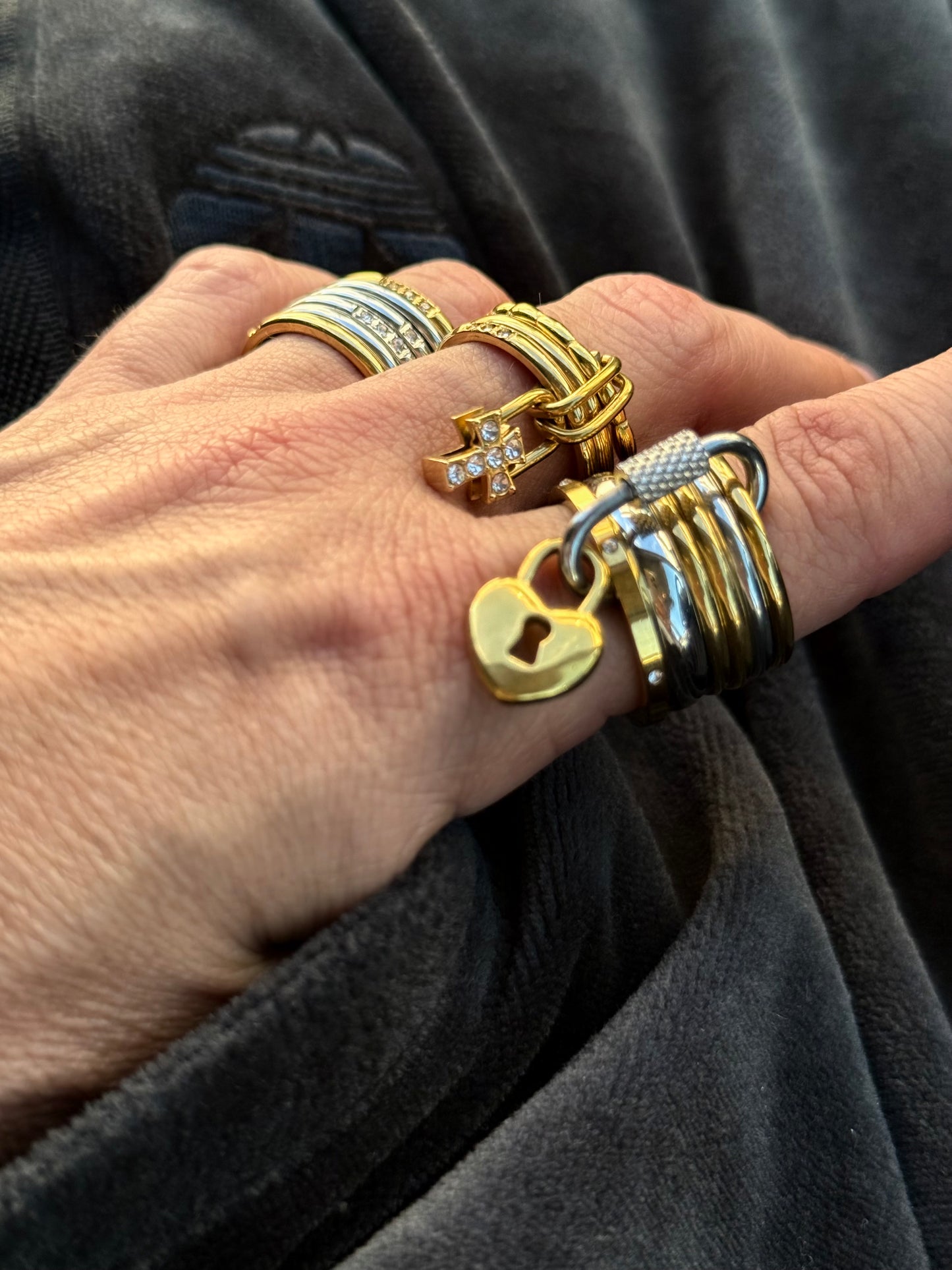 HEARTLOCKER RING (SIZE 8)