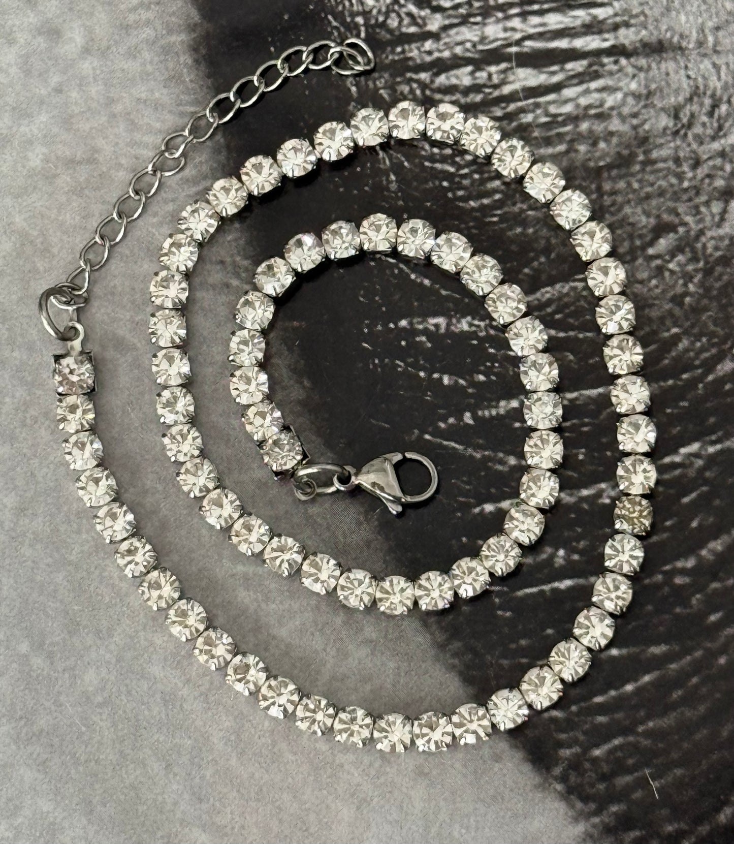 CRYSTAL SILVER CHOKER