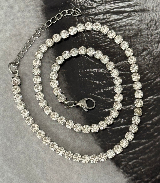 CRYSTAL SILVER CHOKER