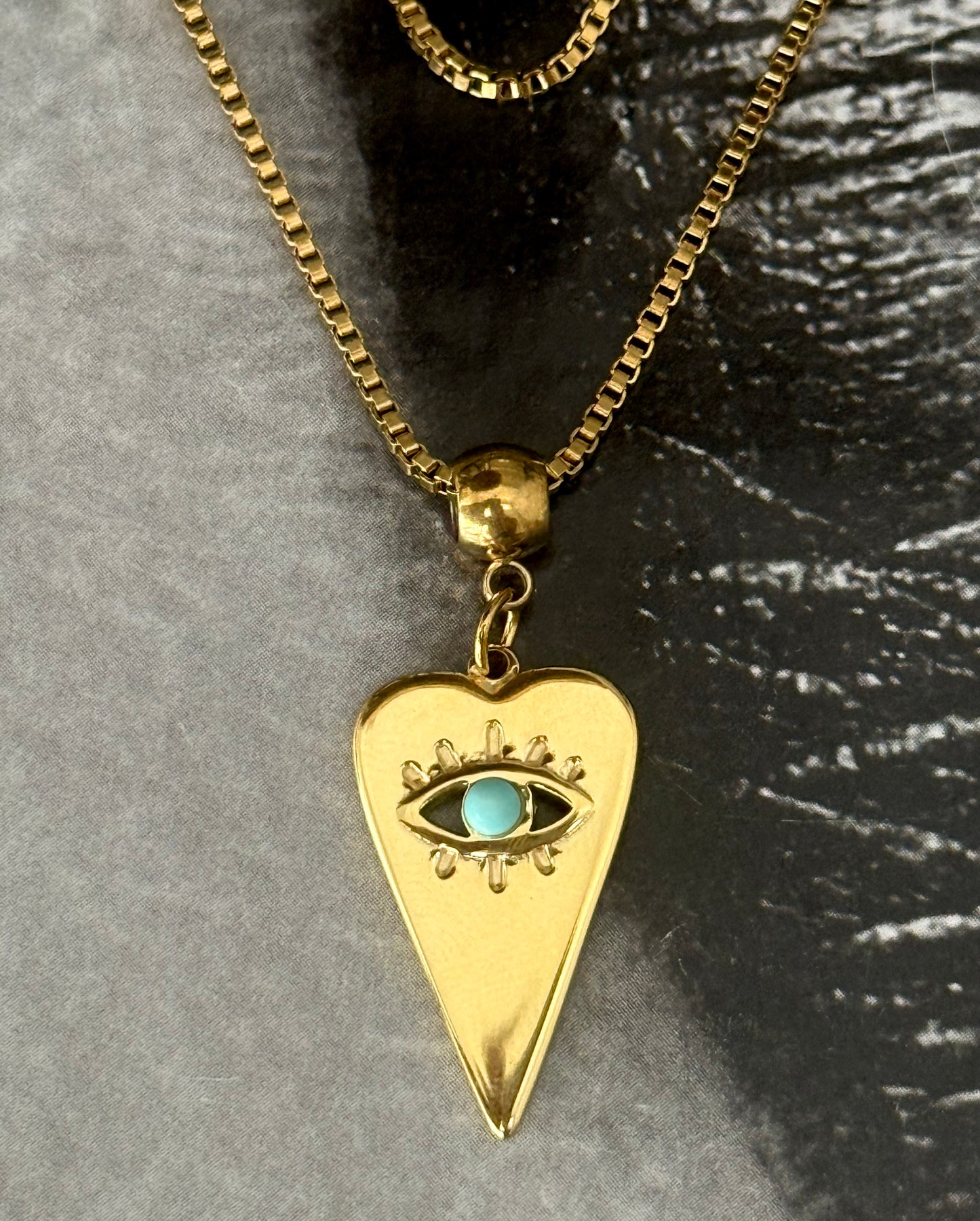 GOLD HEART NECKLACE