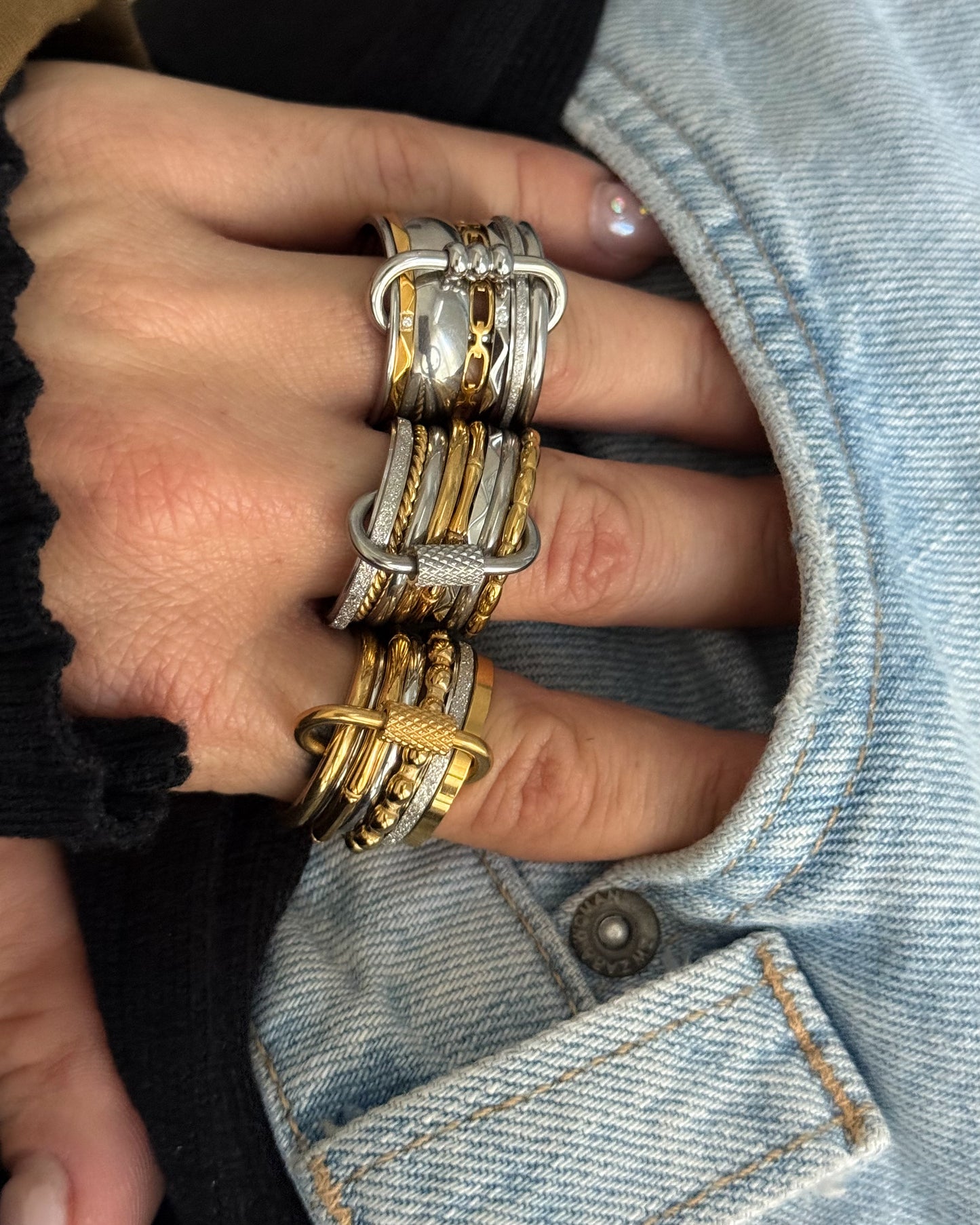 GOLD SHINE RING (SIZE 8)