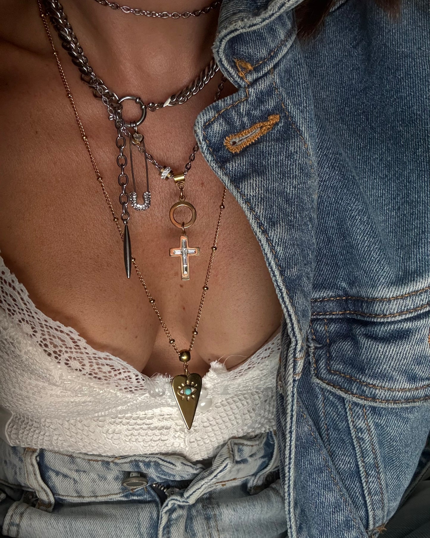 EYE OF HEART NECKLACE