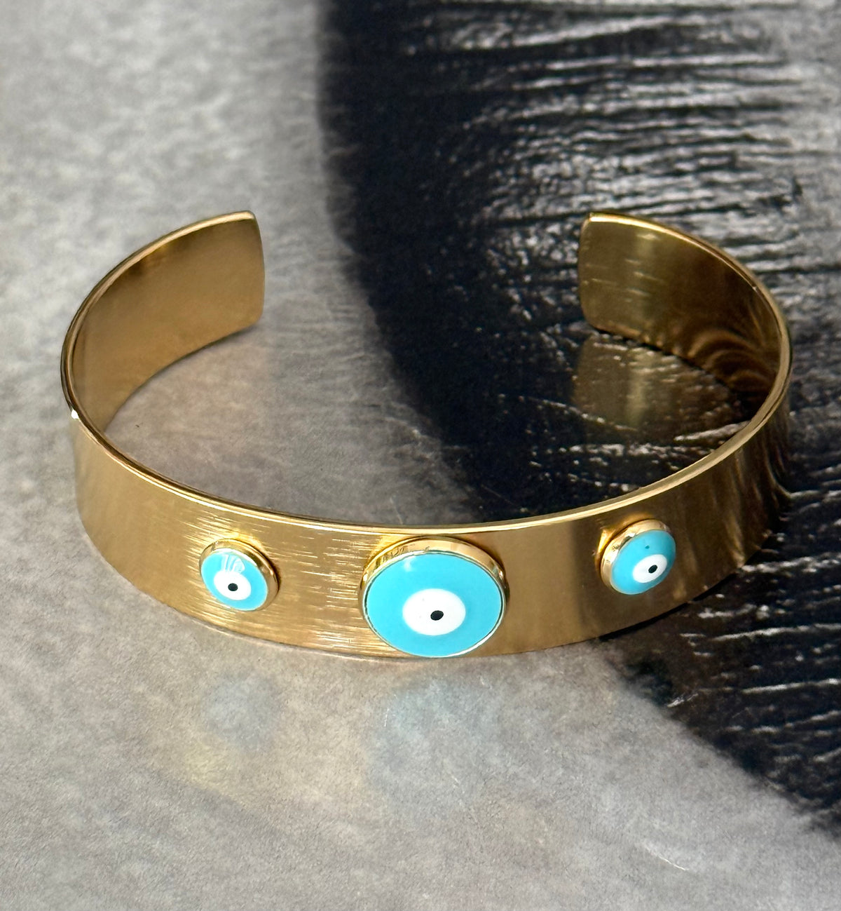 TURQUOISE EYE CUFF
