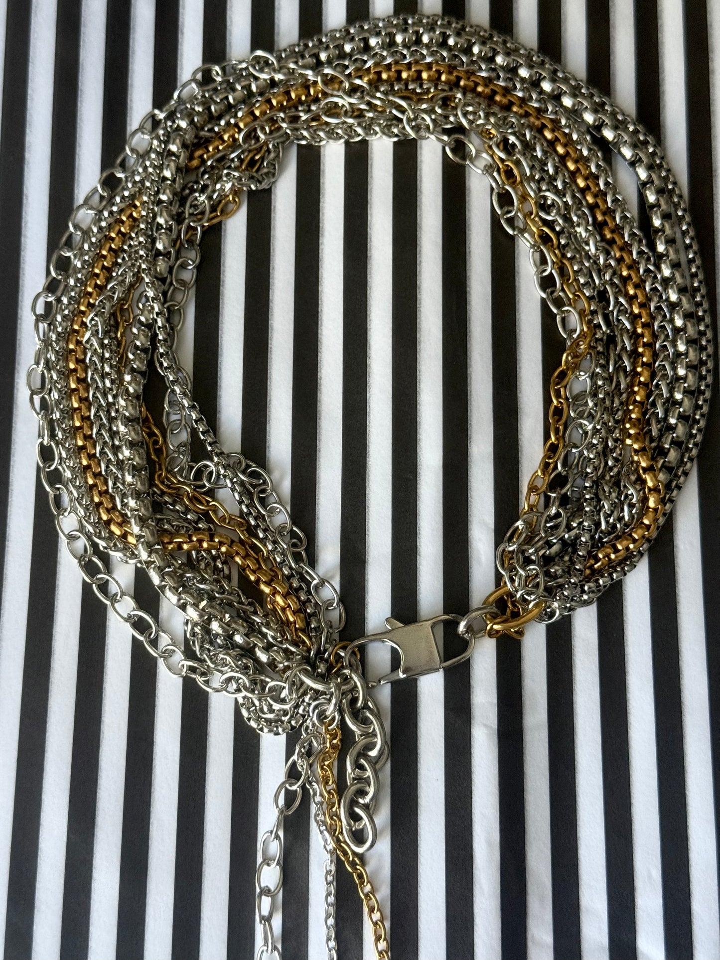 NINE FLOW NECKLACE