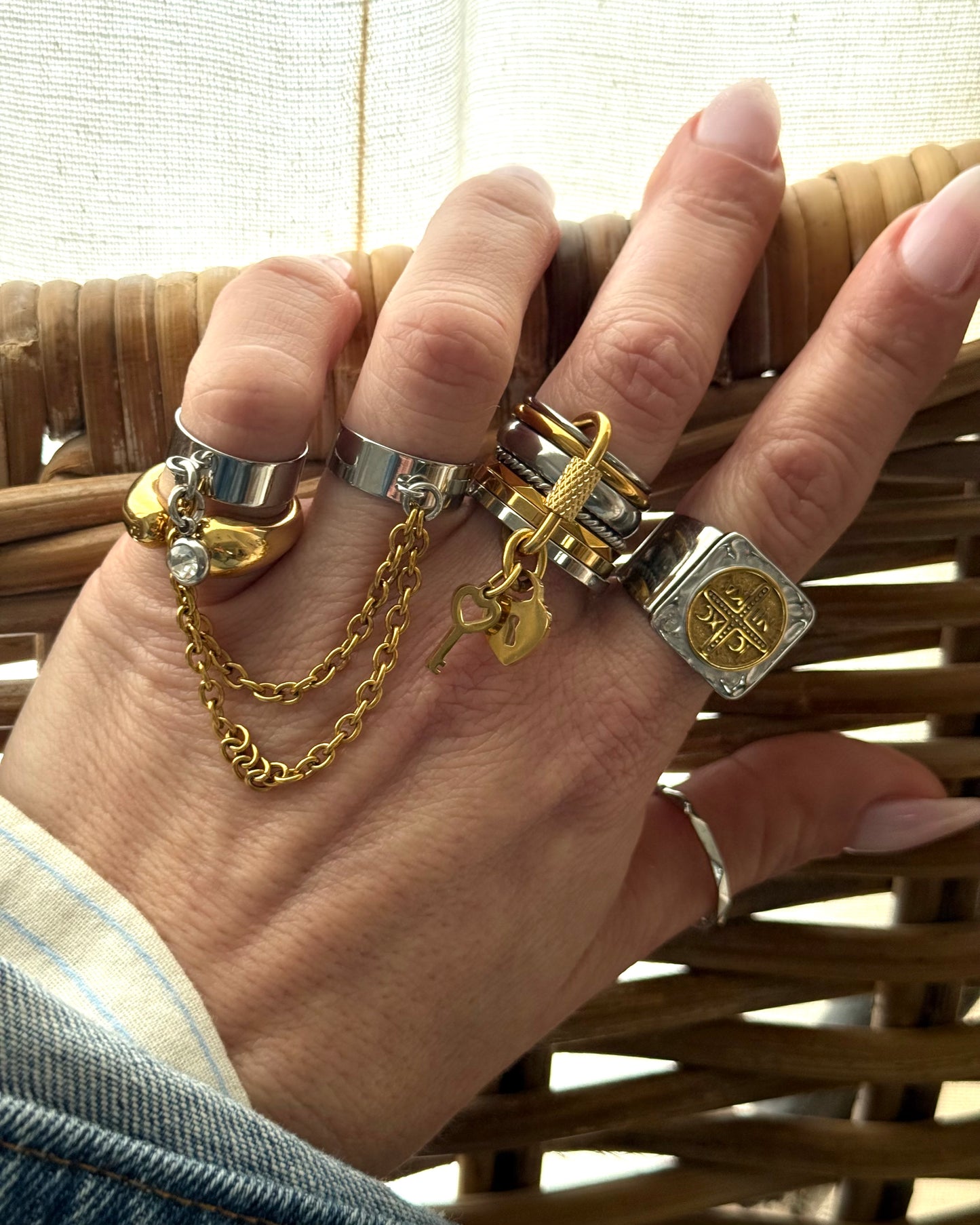 LOCKED DROP RING (SIZE 7 & 8)