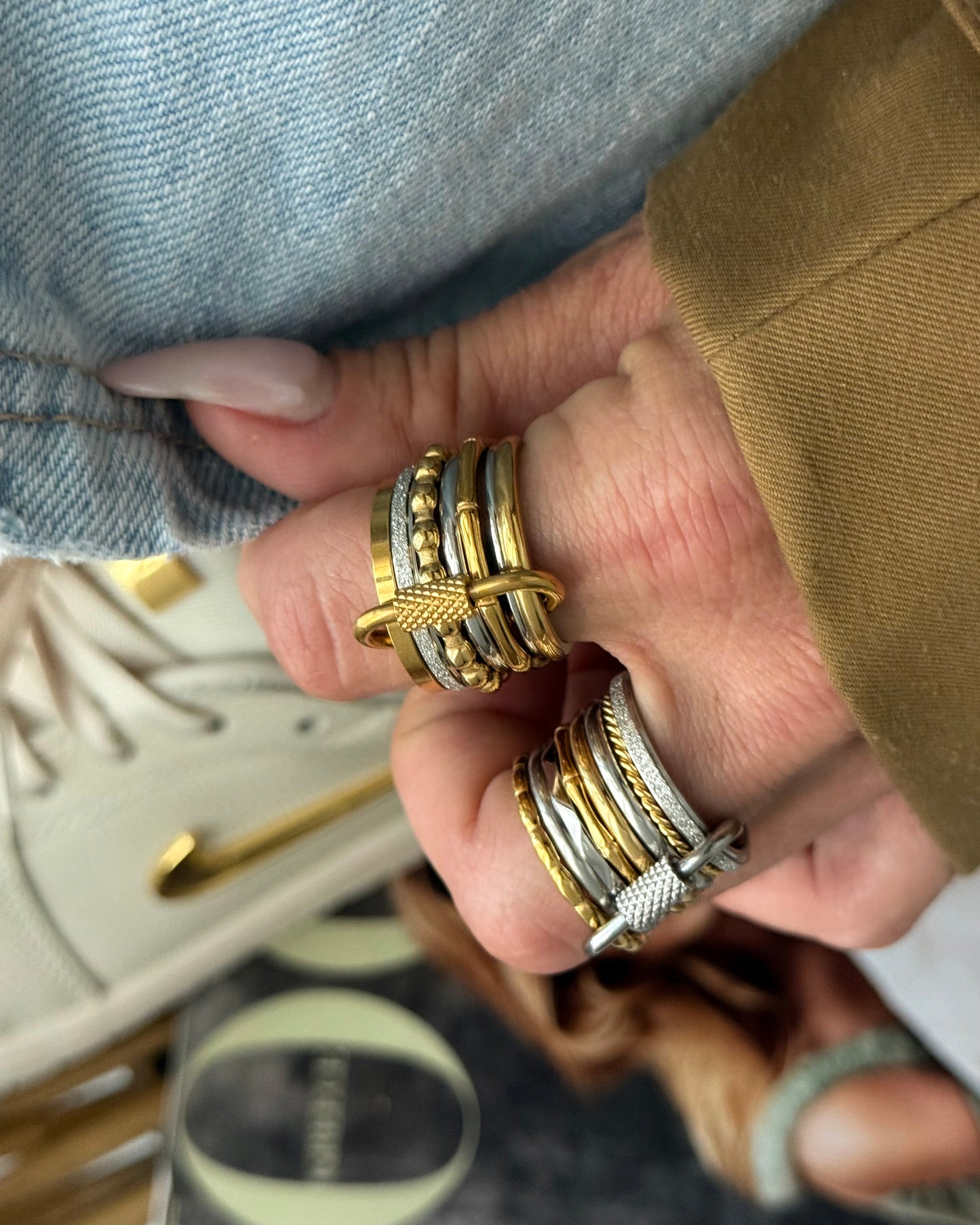 GOLD SHINE RING (SIZE 8)