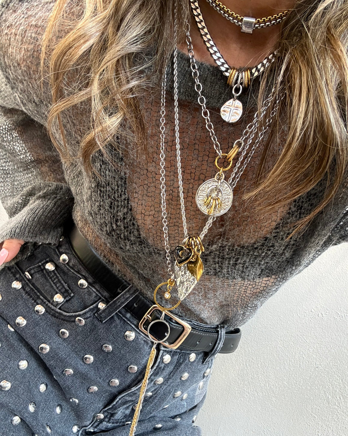 CROSS ATTITUDE NECKLACE