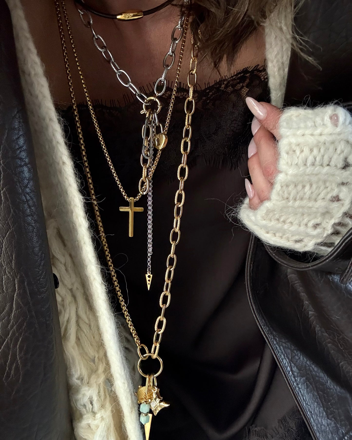 MIXED CHAINS STATEMENT NECKLACE