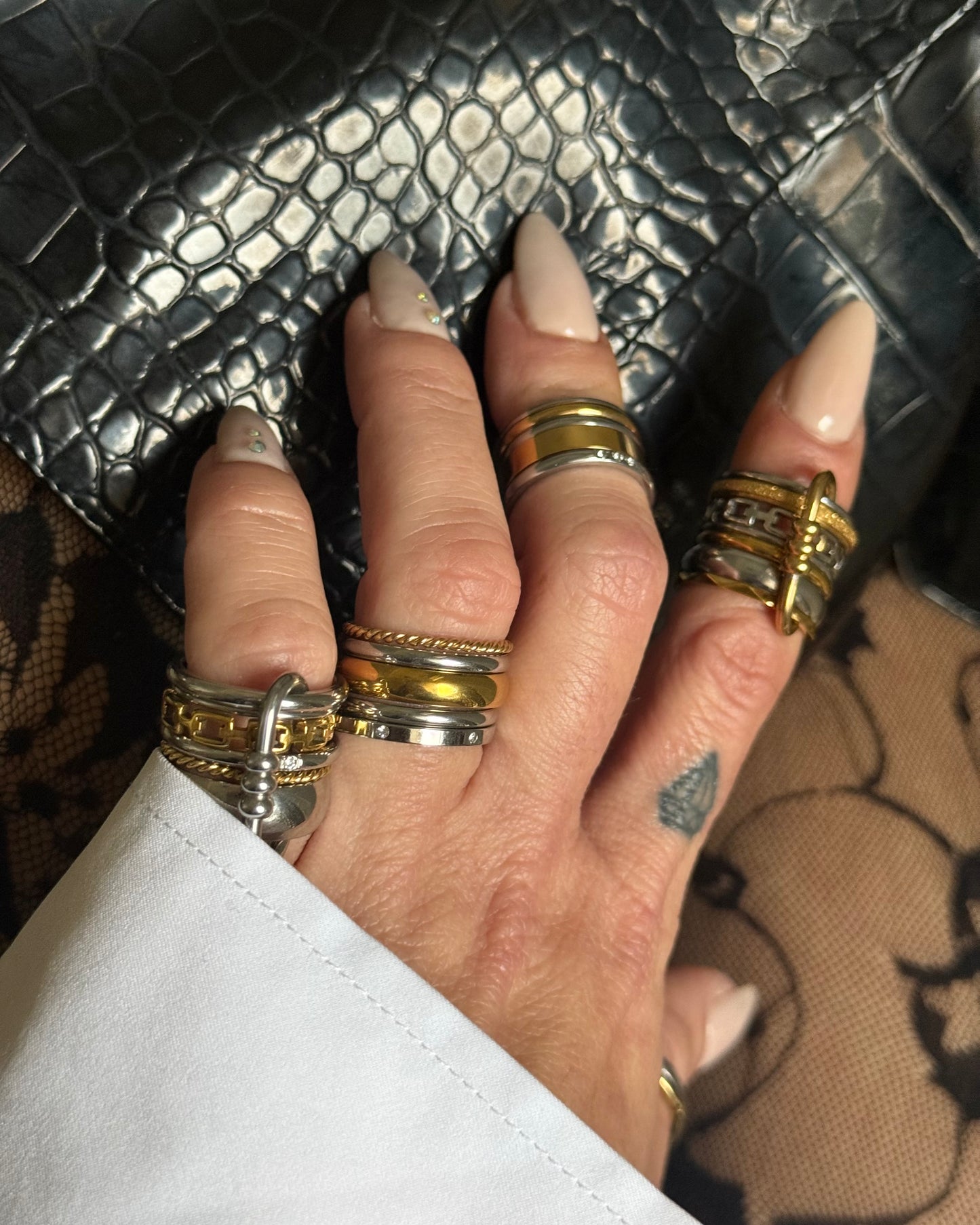 BOLD CONNECTION RING (SIZE 7)