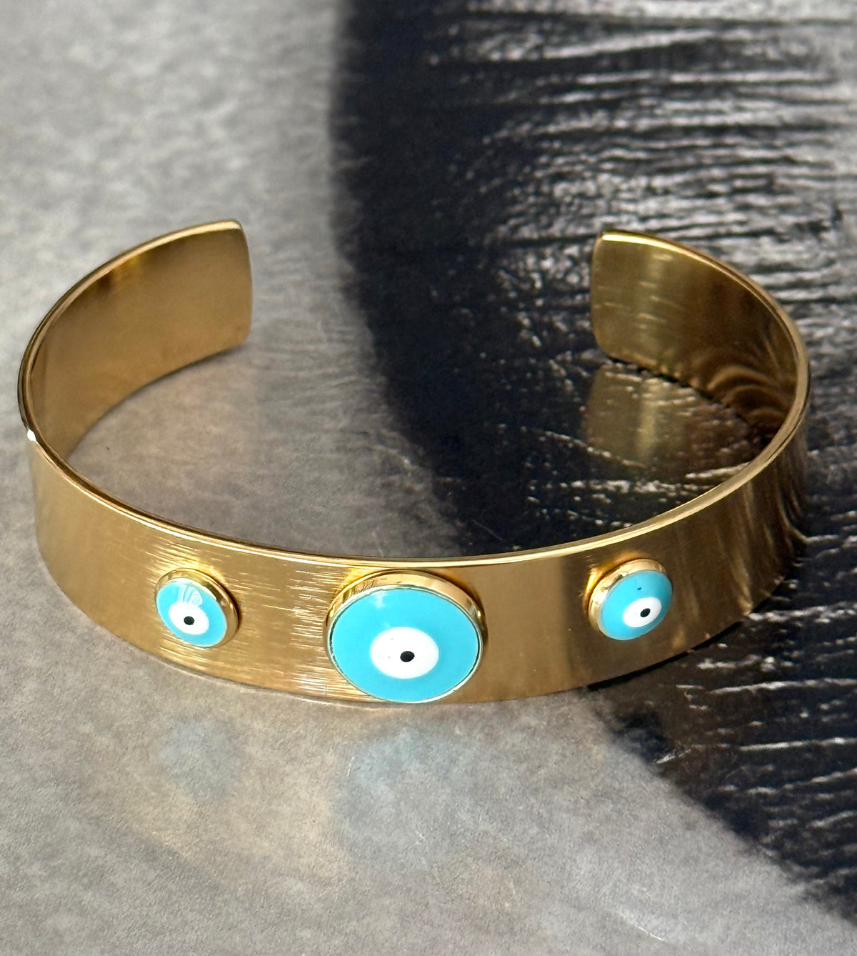 TURQUOISE EYE CUFF