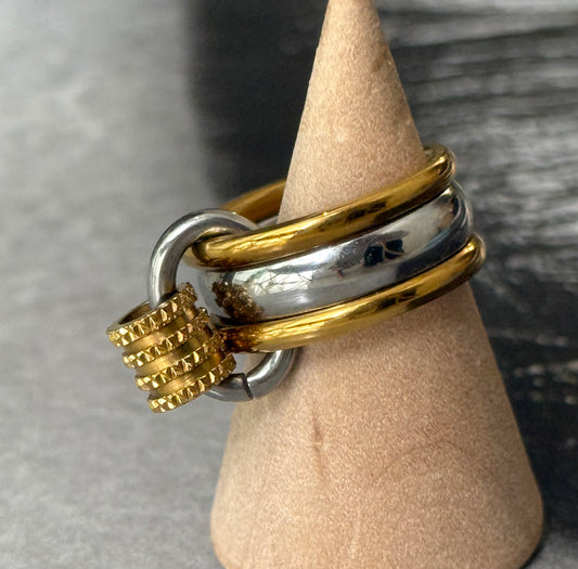 INTERLOCK RING (SIZE 5 & 6)