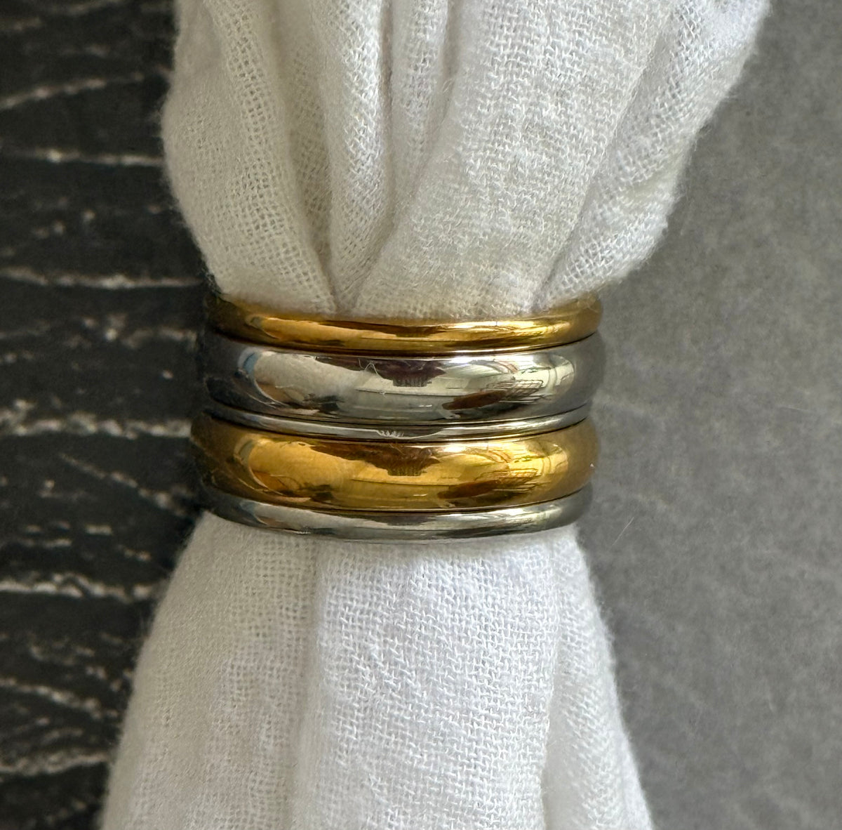 MINIMAL CONNECTED RING (SIZE 11)