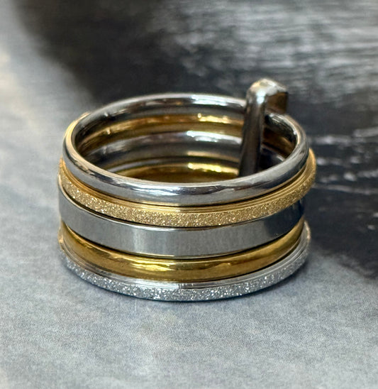 SHIMMERING RING (Size 10)