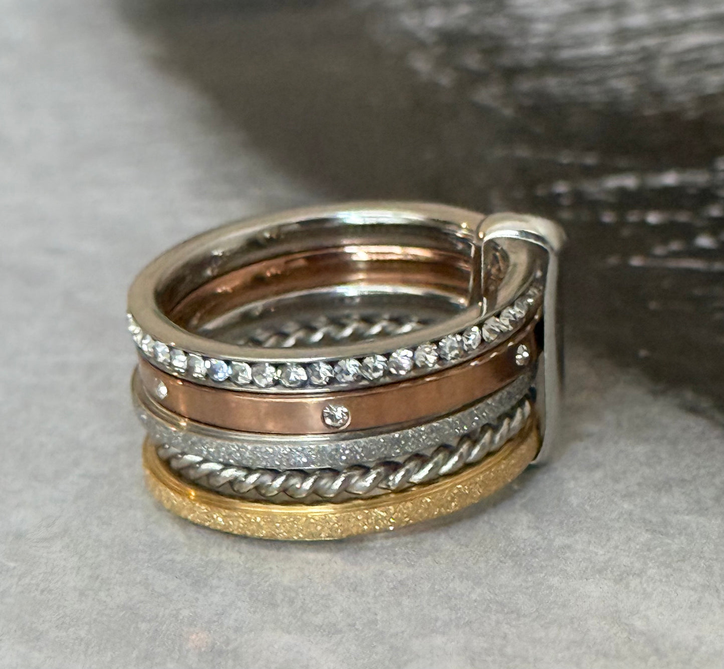 SHIMMER BAND 5 RING (Size 7)