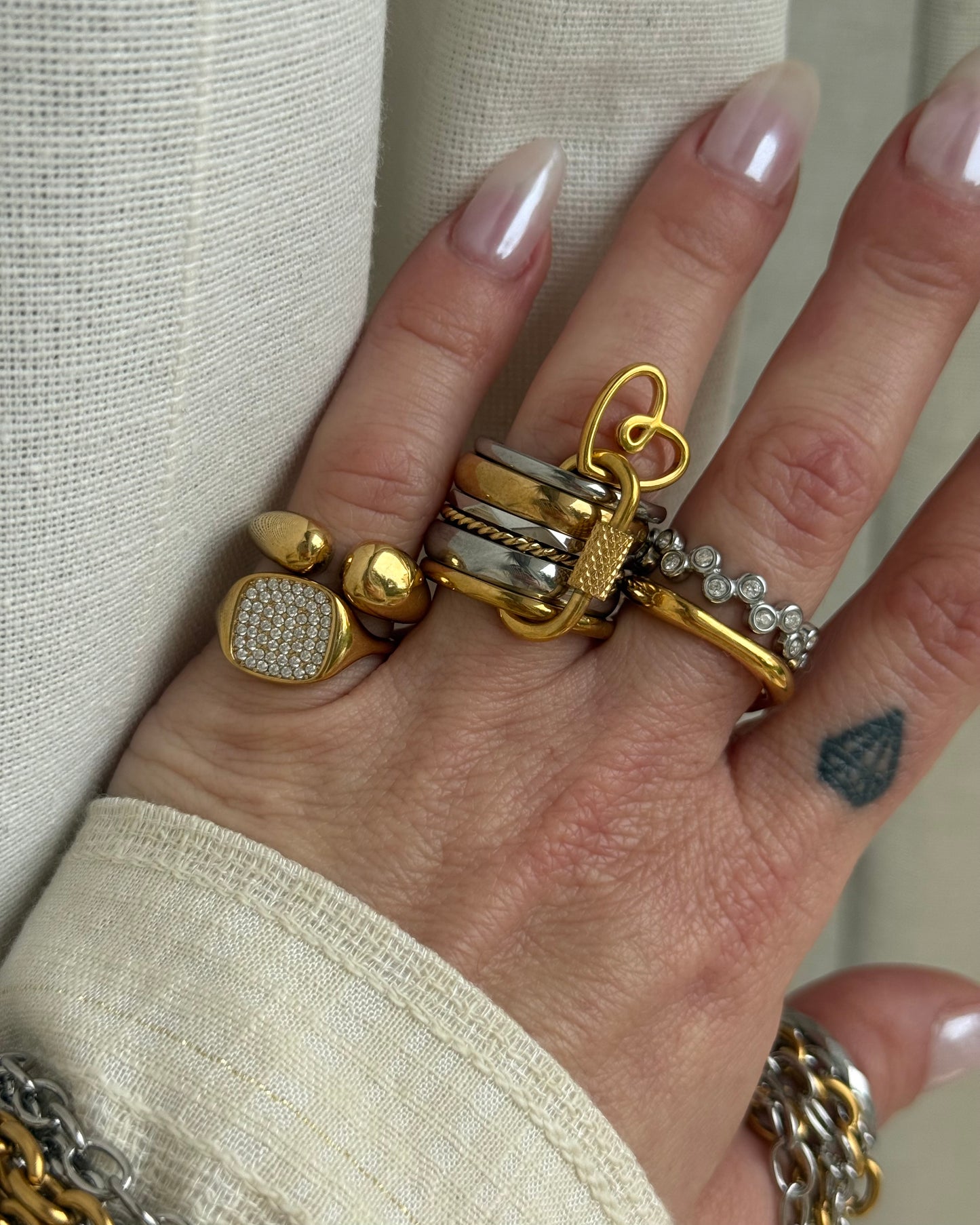 SHINY SQUARE ADJUSTABLE RING