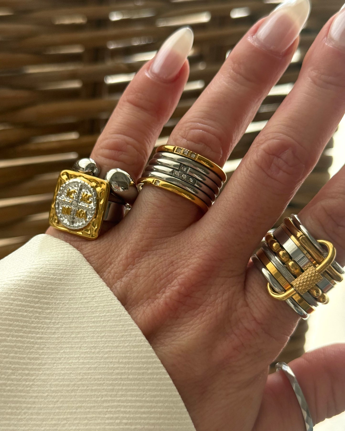 CHEVALIER EMBLEM GOLD RING