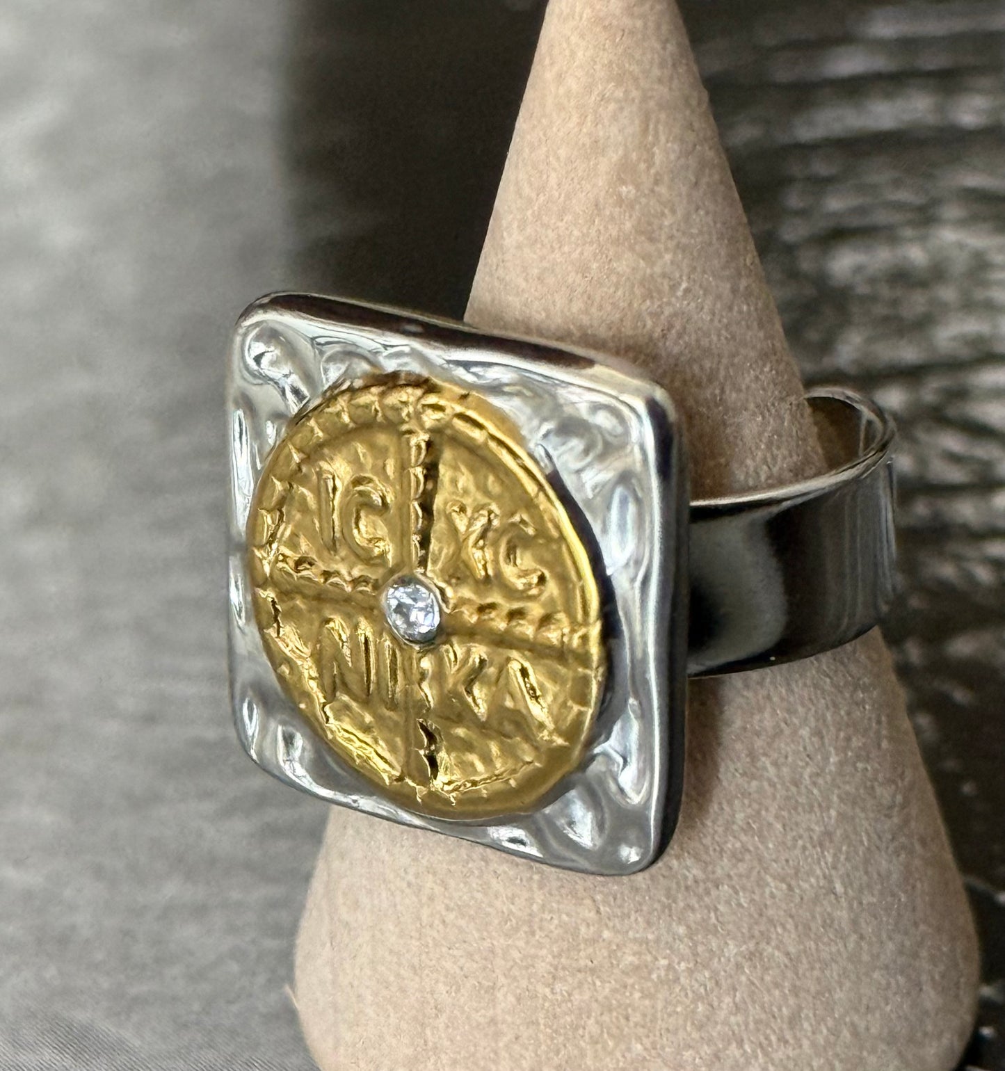 CHEVALIER EMBLEM CROSS RING