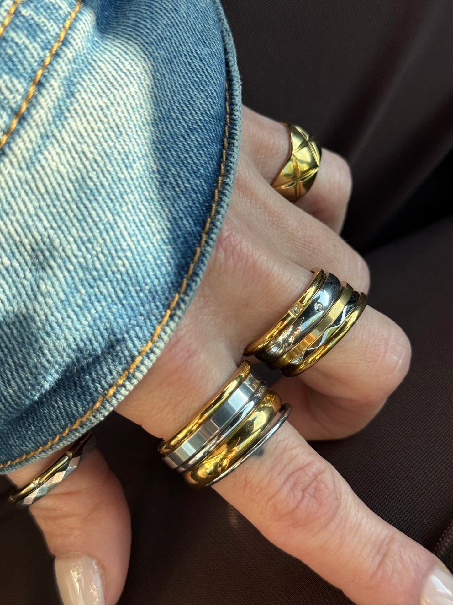 ESSENTIAL LAYERS RING (SIZE 11)