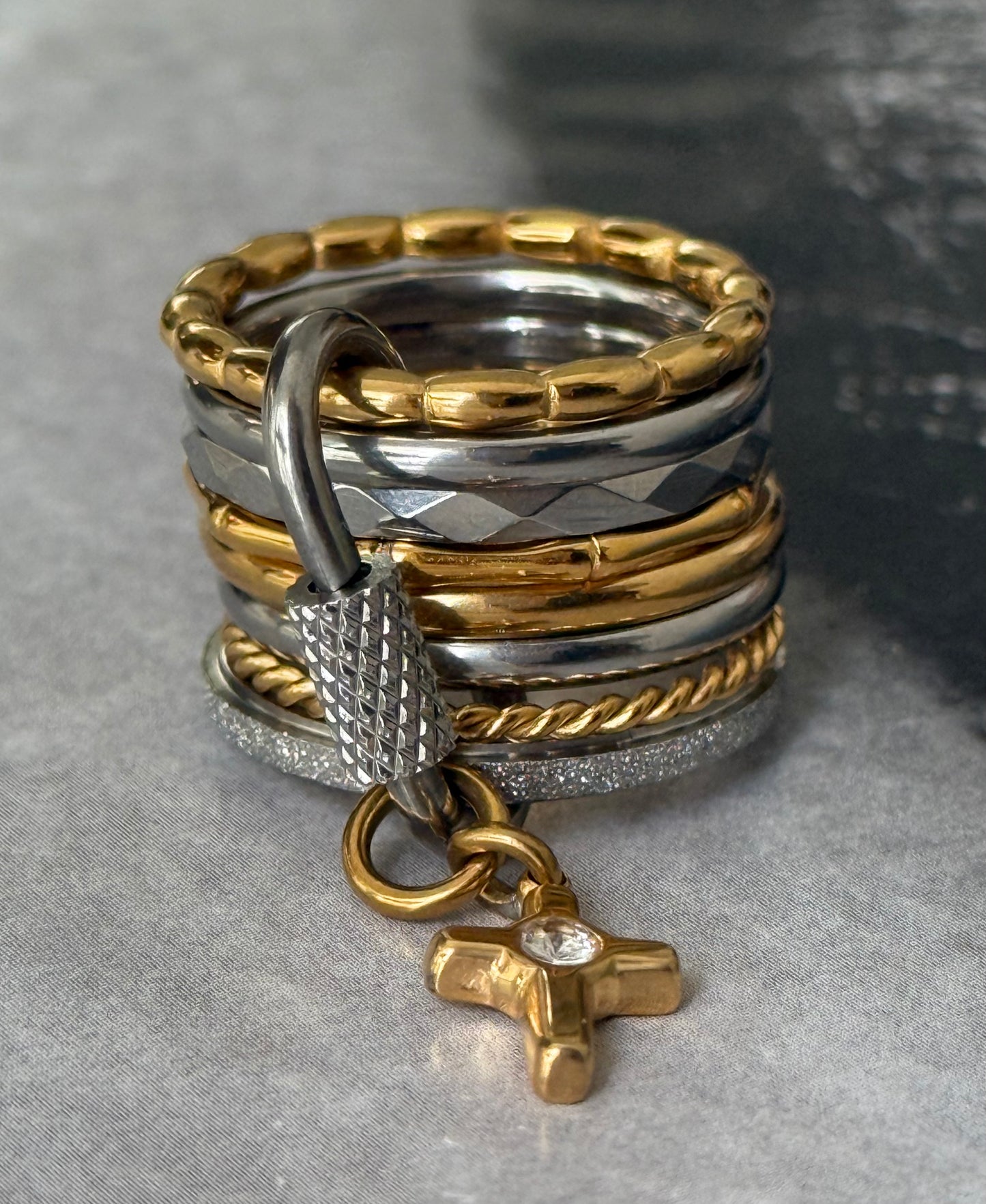 CROSSLINK EIGHT RING ( SIZE 8)