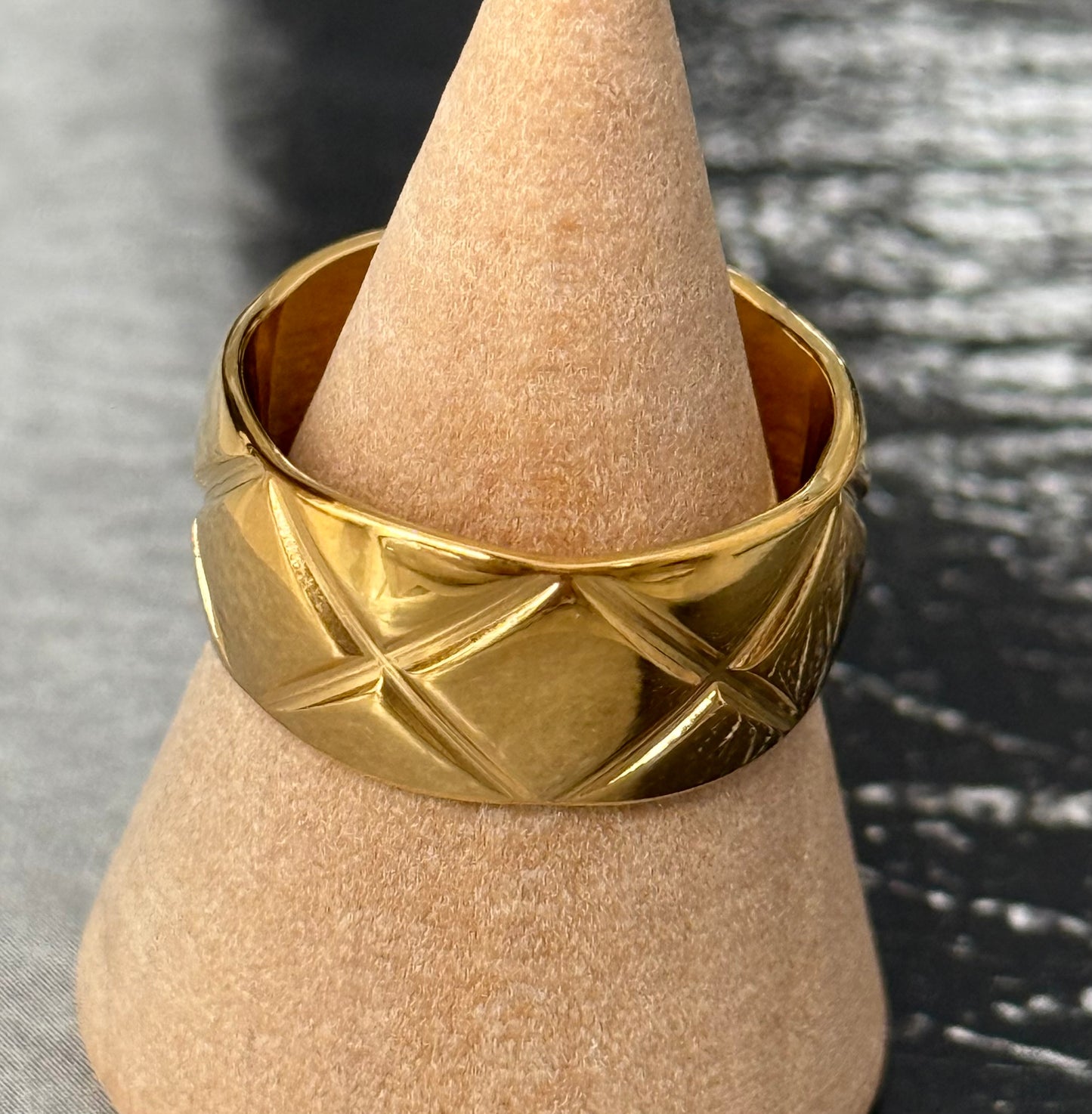 CHEVALIER QUILTED GOLD RING (SIZE 5-6)