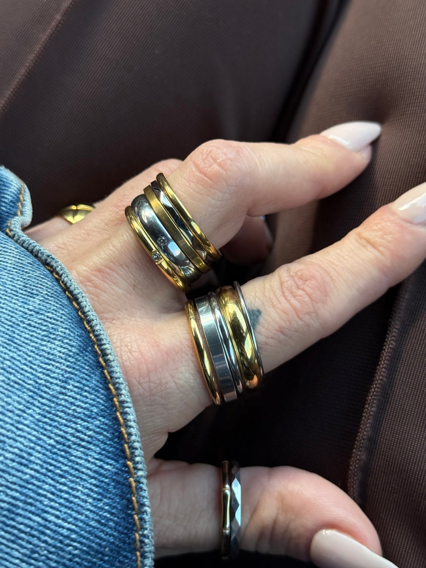 ESSENTIAL LAYERS RING (SIZE 11)