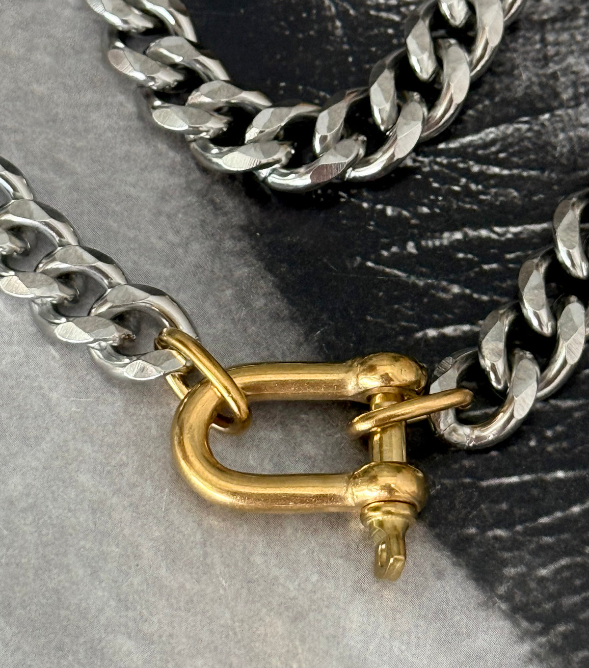 LINK ATTITUDE NECKLACE