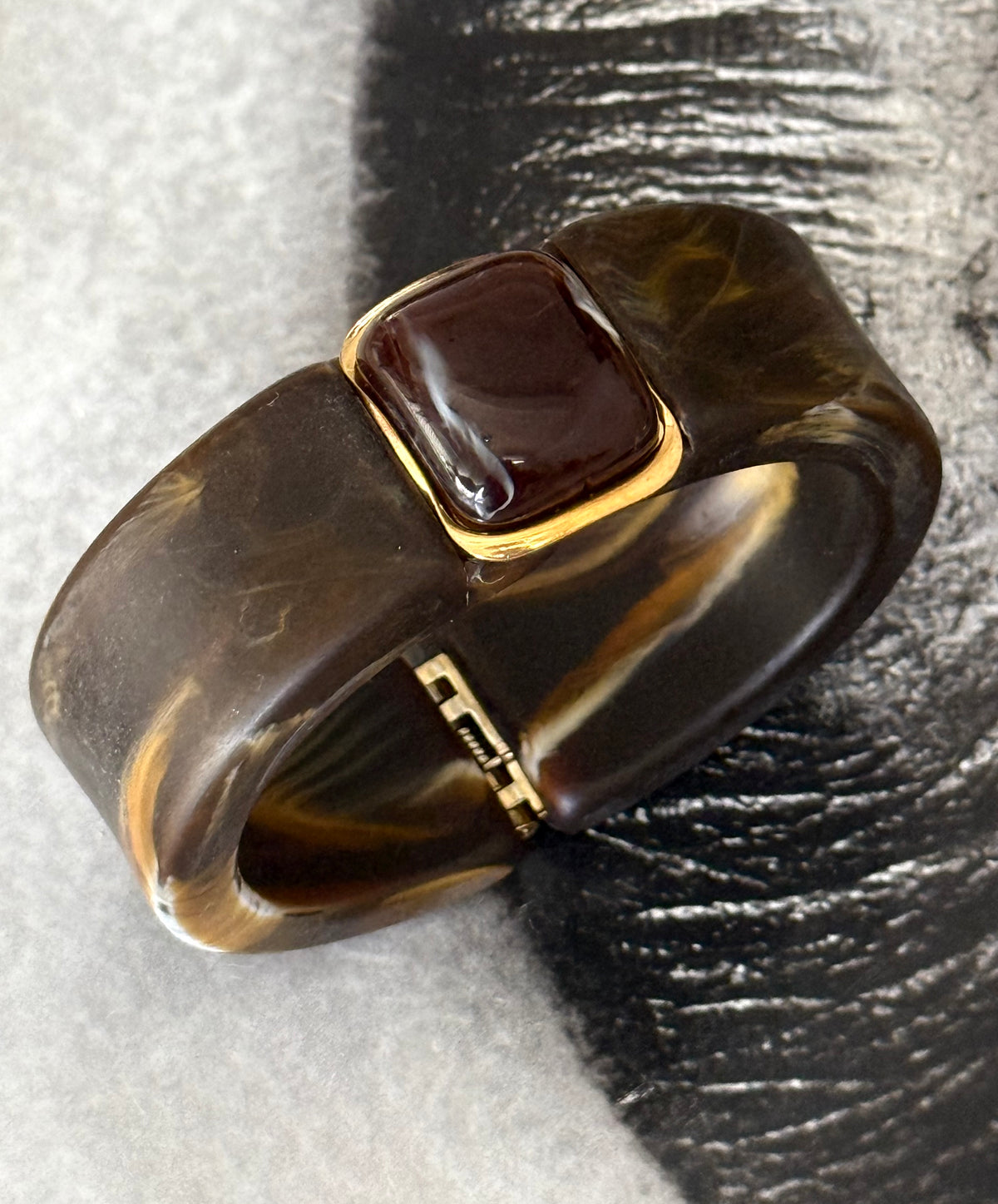 BROWN STATEMENT CUFF