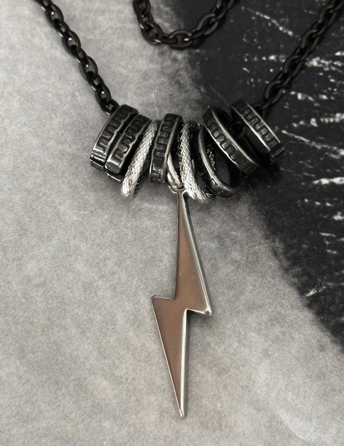 VOLT STACK NECKLACE