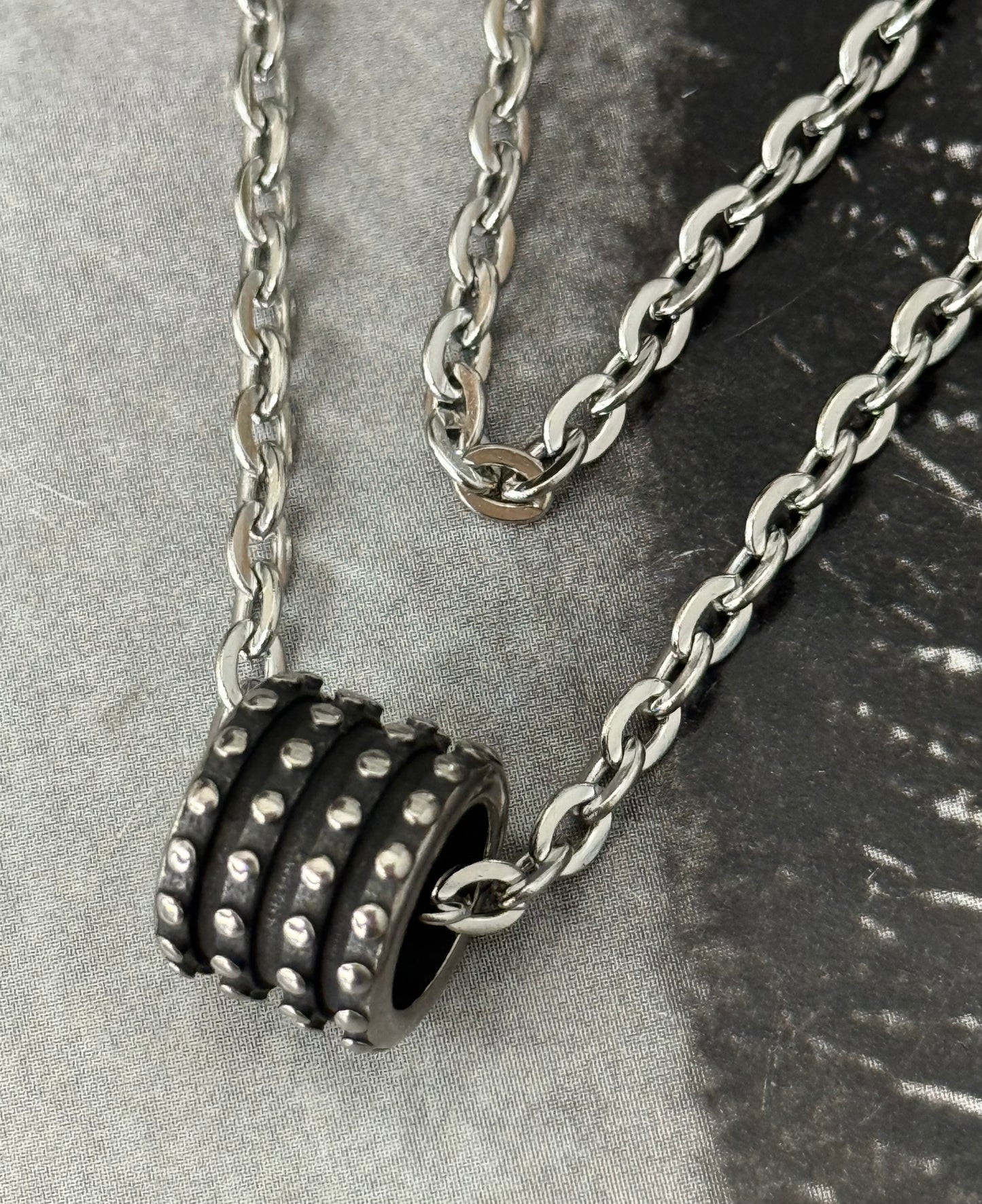 ICON BARREL NECKLACE