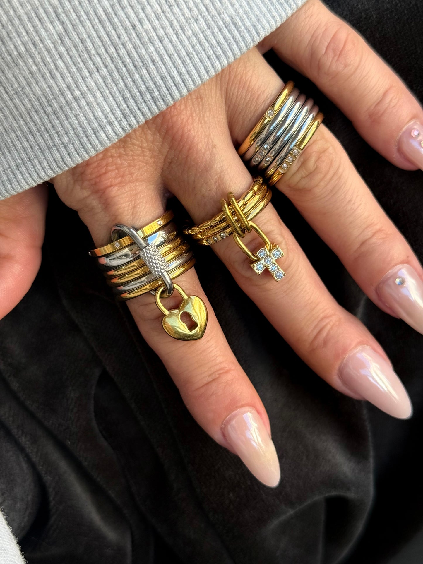 HEARTLOCKER RING (SIZE 8)