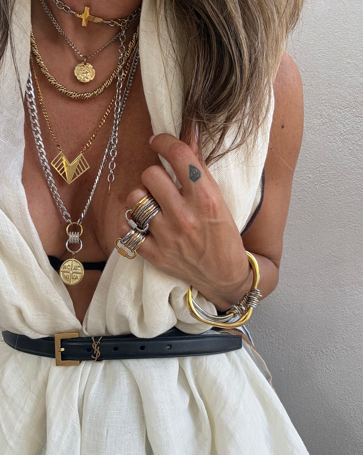 MIXED MEDALLION NECKLACE