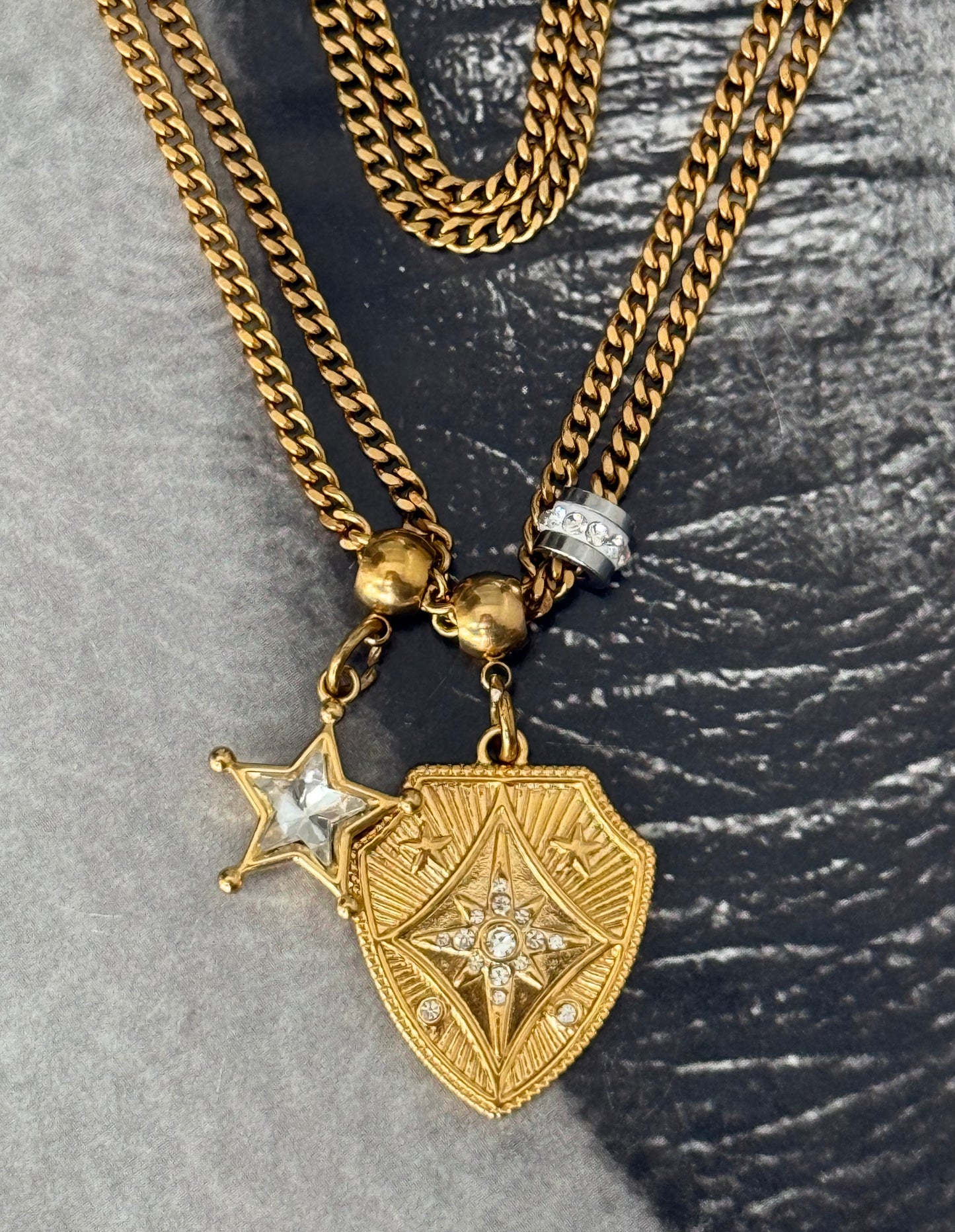 SHIELD & STAR DUALFLOW NECKLACE