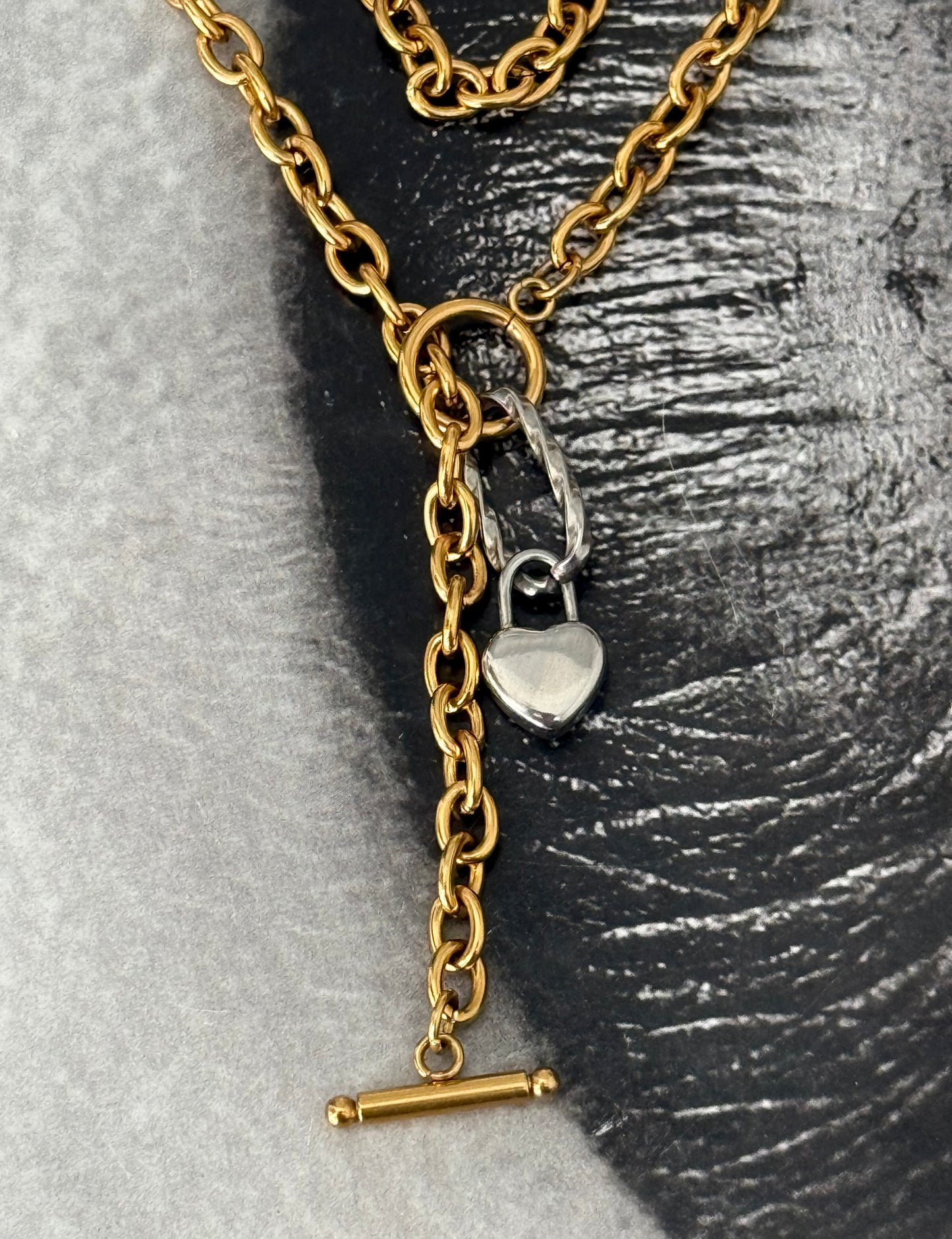 GOLDEN LOCK NECKLACE