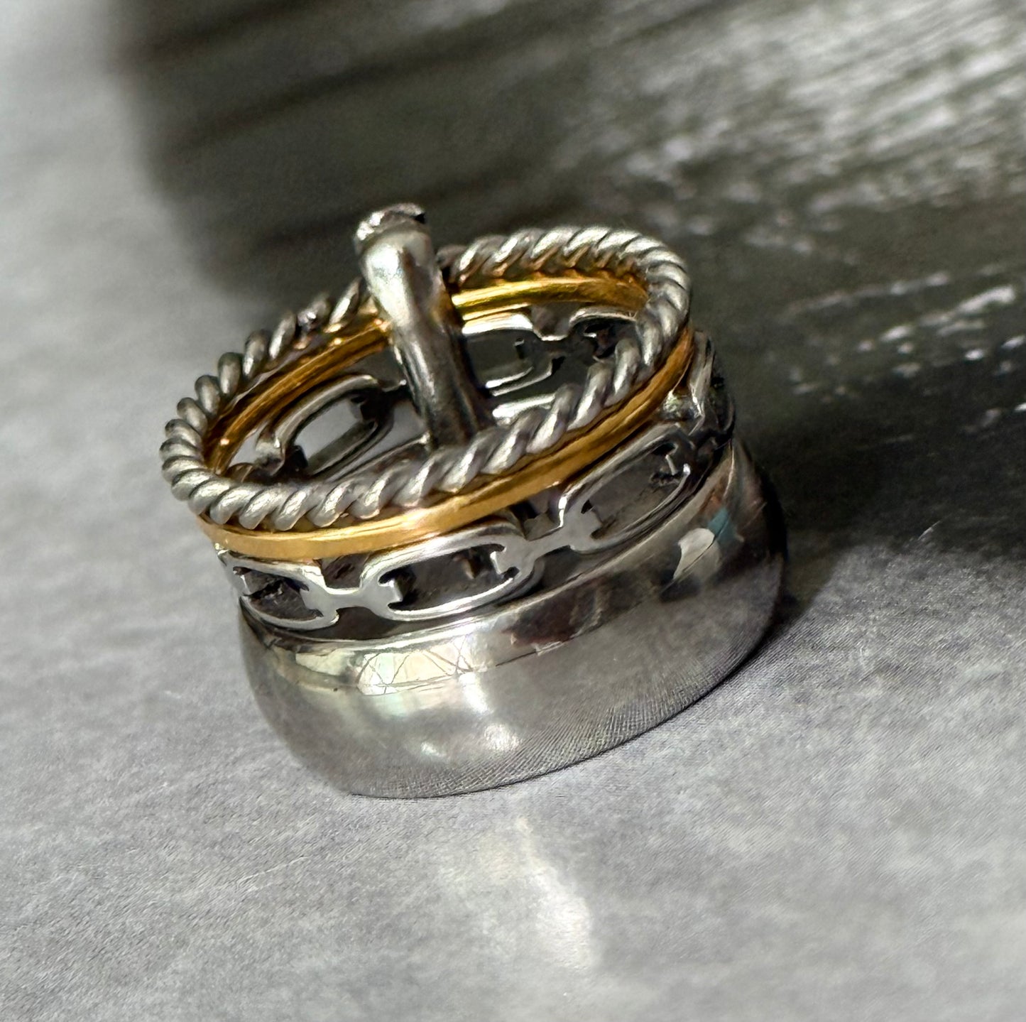 CHEVALIER TWIST RING ( Size 5)