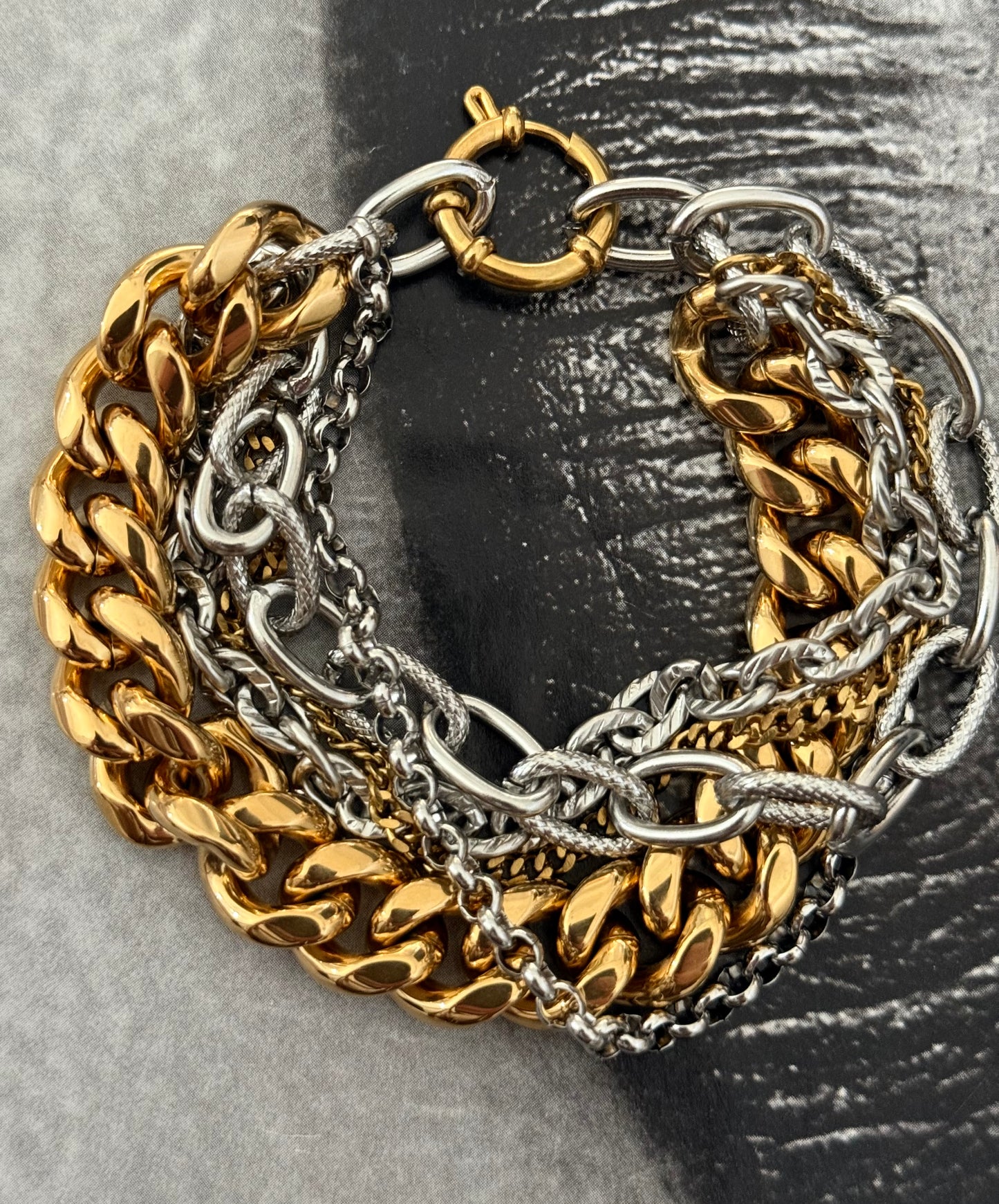 FIVE CHAINS GOLD UNITY BRACELET